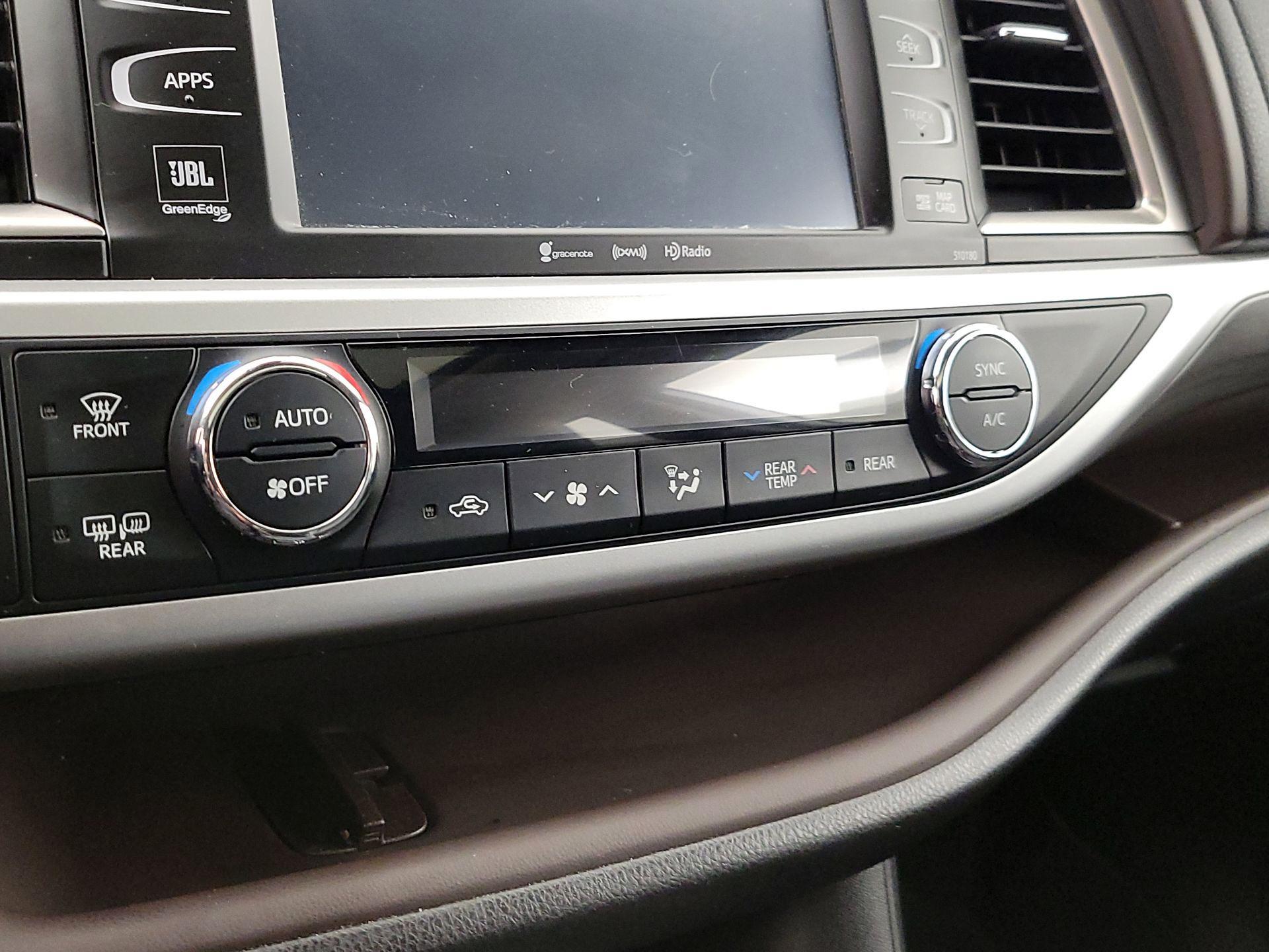 Thumbnail: 2018 Toyota Highlander - 17