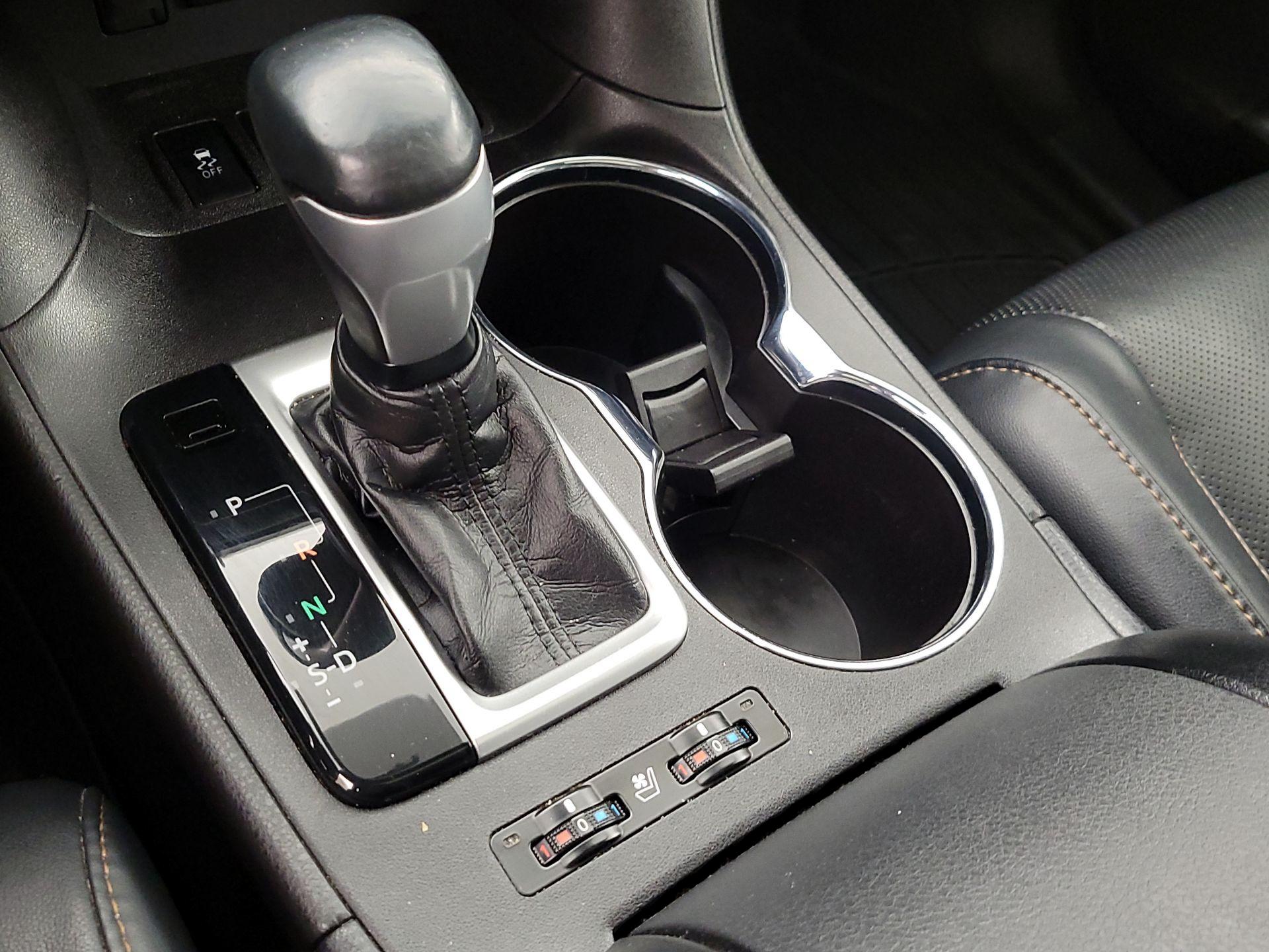 Thumbnail: 2018 Toyota Highlander - 18