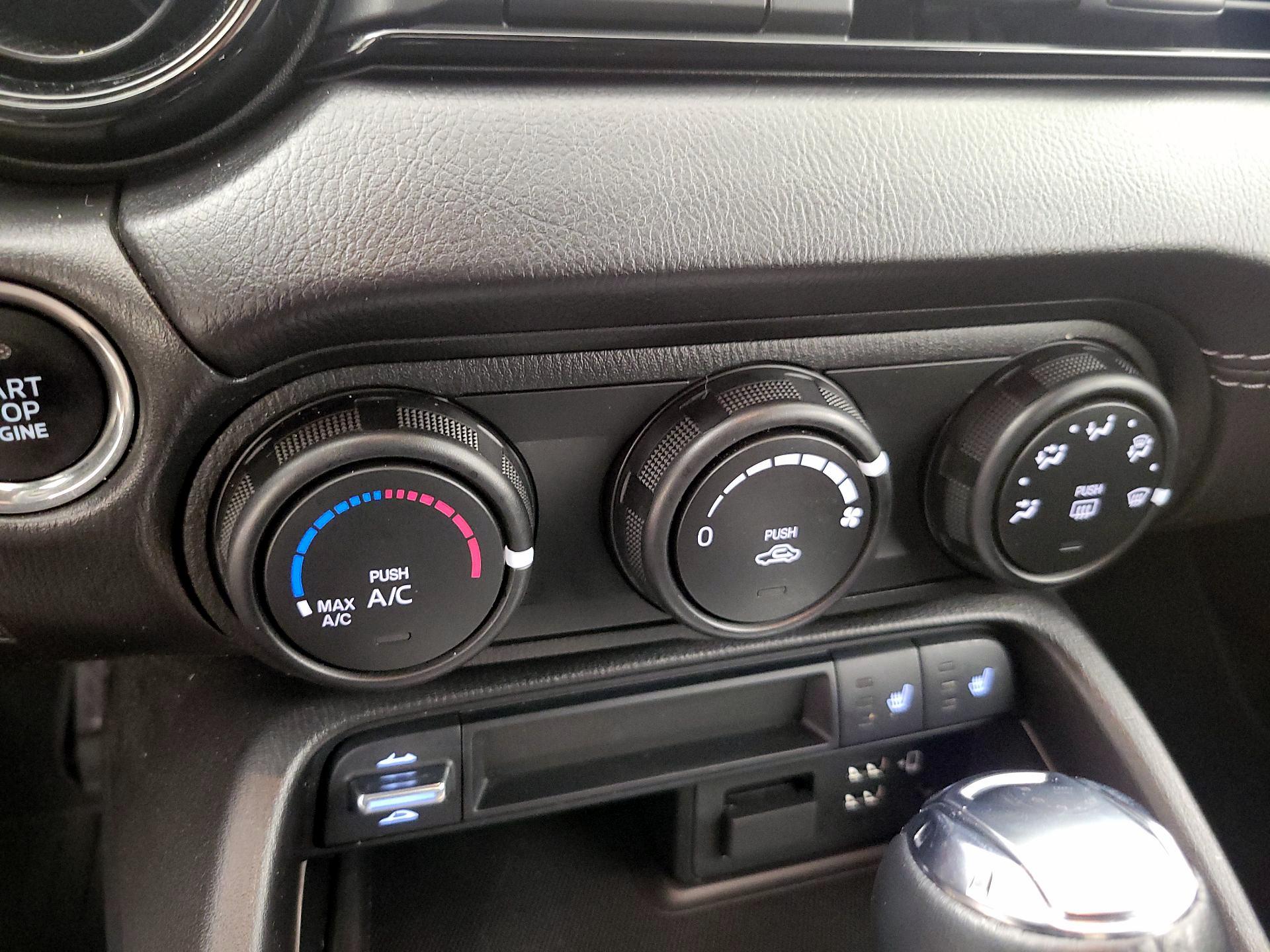 Thumbnail: 2020 Mazda MX-5 Miata - 17