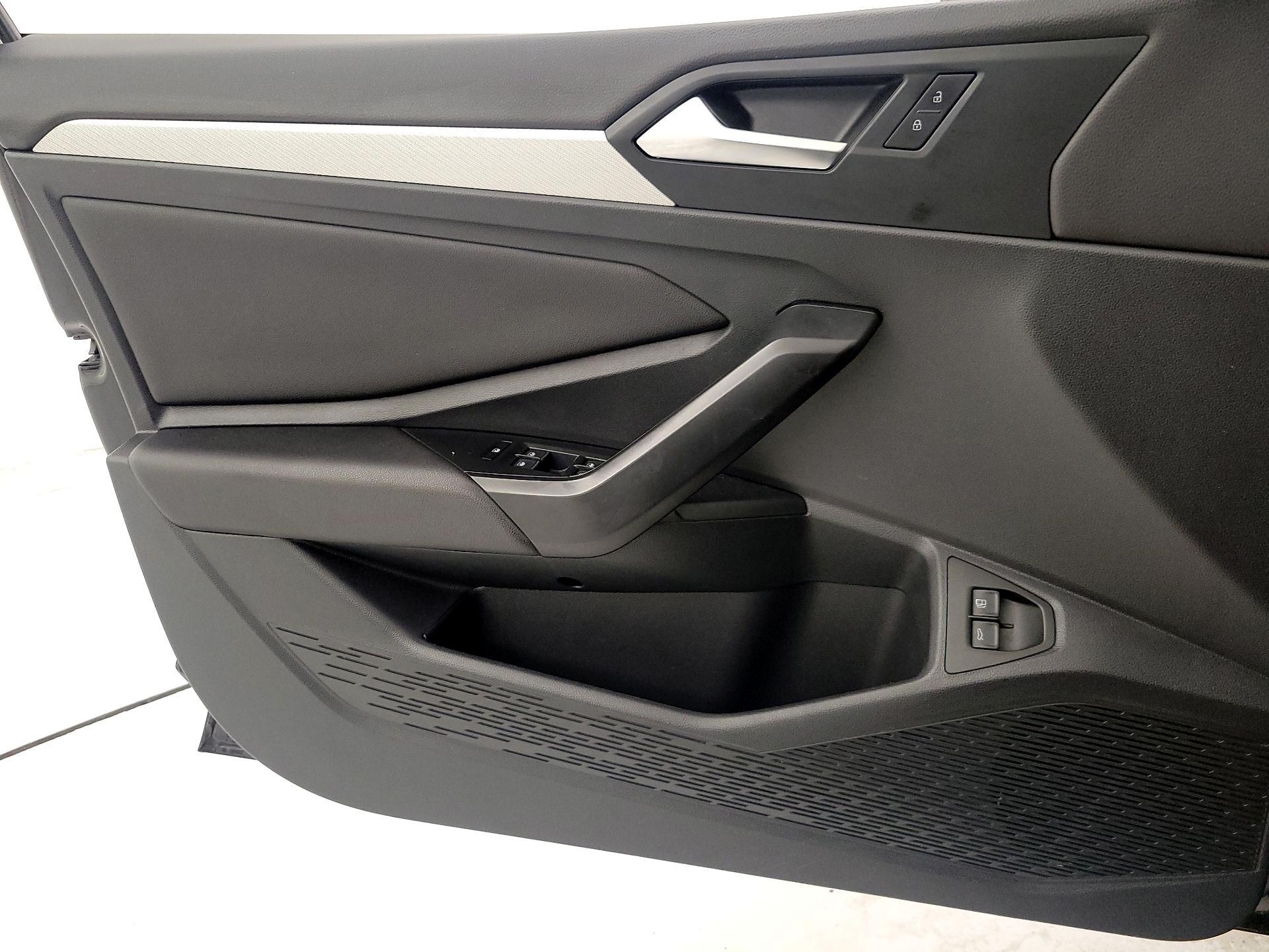 Thumbnail: 2021 Volkswagen Jetta - 12