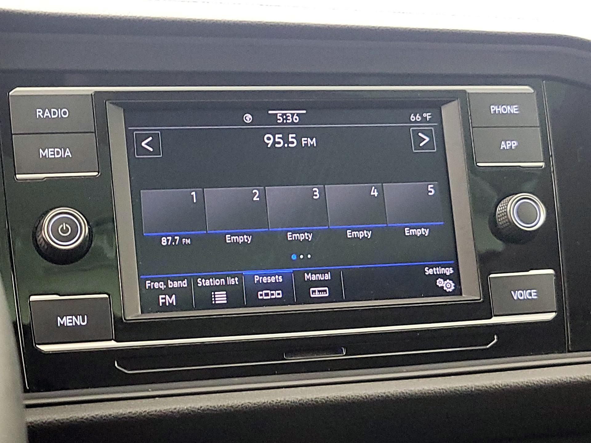 Thumbnail: 2021 Volkswagen Jetta - 15