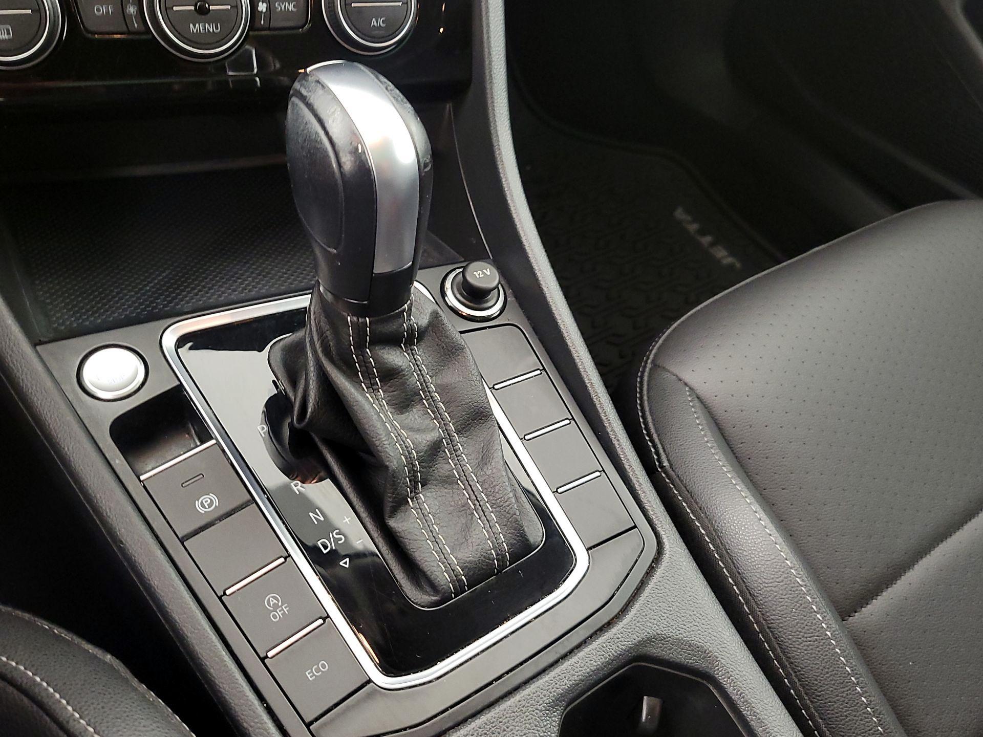 Thumbnail: 2021 Volkswagen Jetta - 17