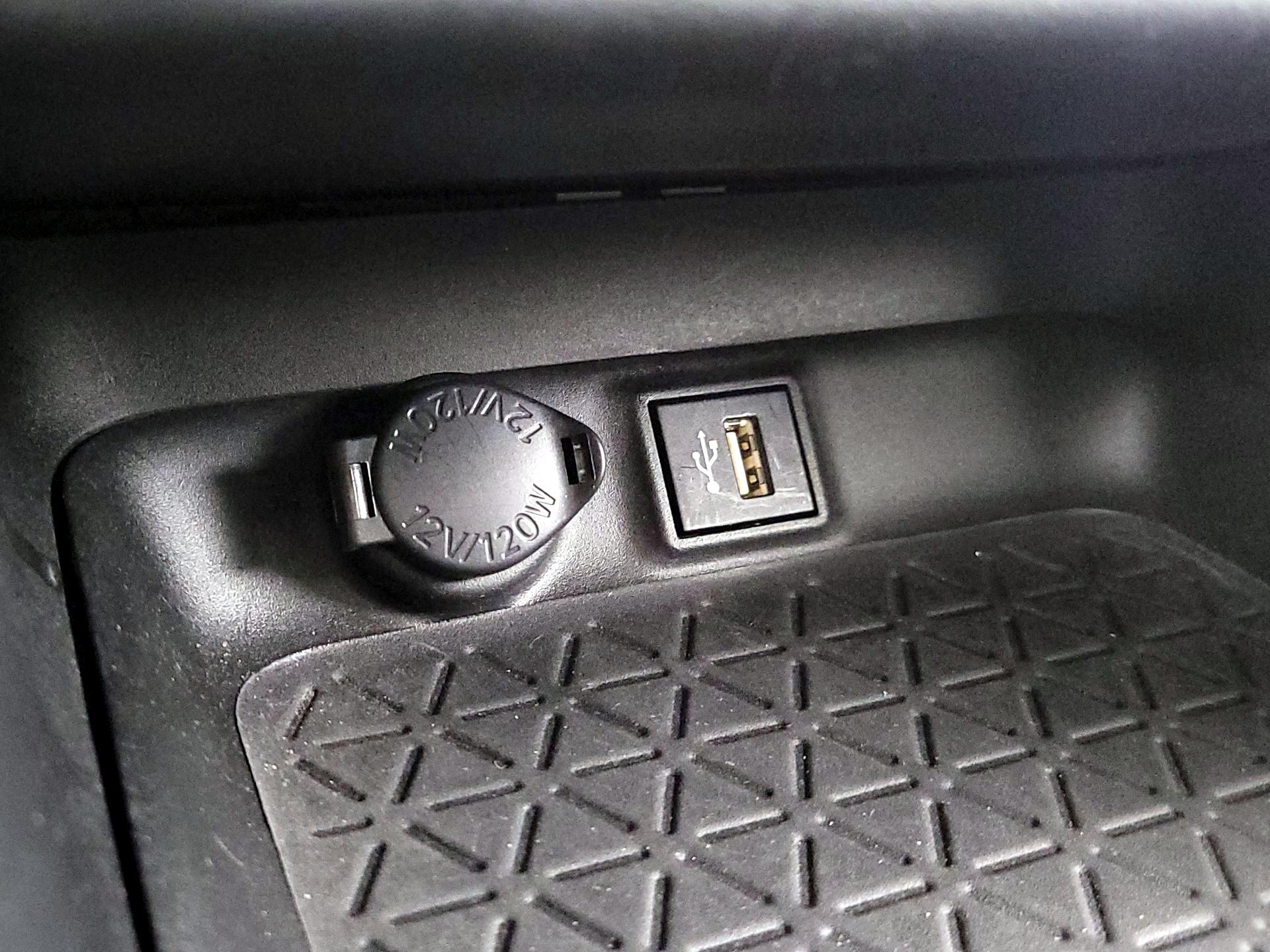 Thumbnail: 2023 Toyota RAV4 - 19