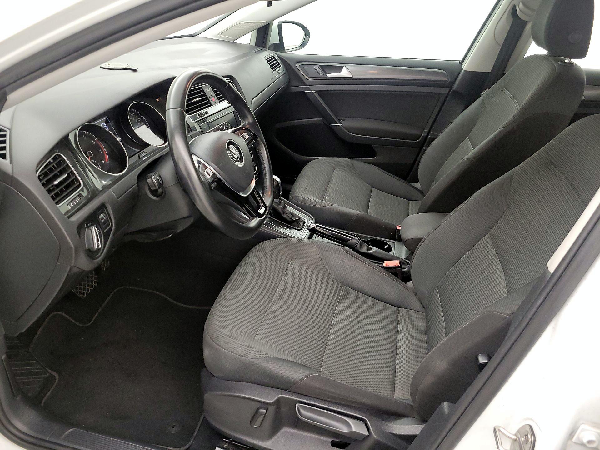 Thumbnail: 2019 Volkswagen Golf - 11