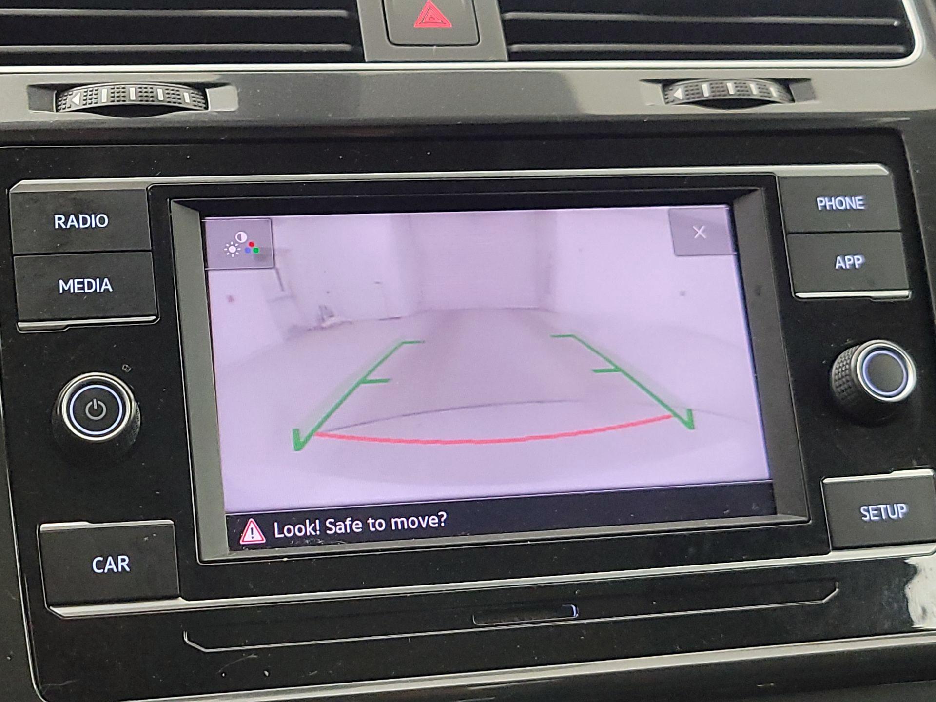 Thumbnail: 2019 Volkswagen Golf - 14