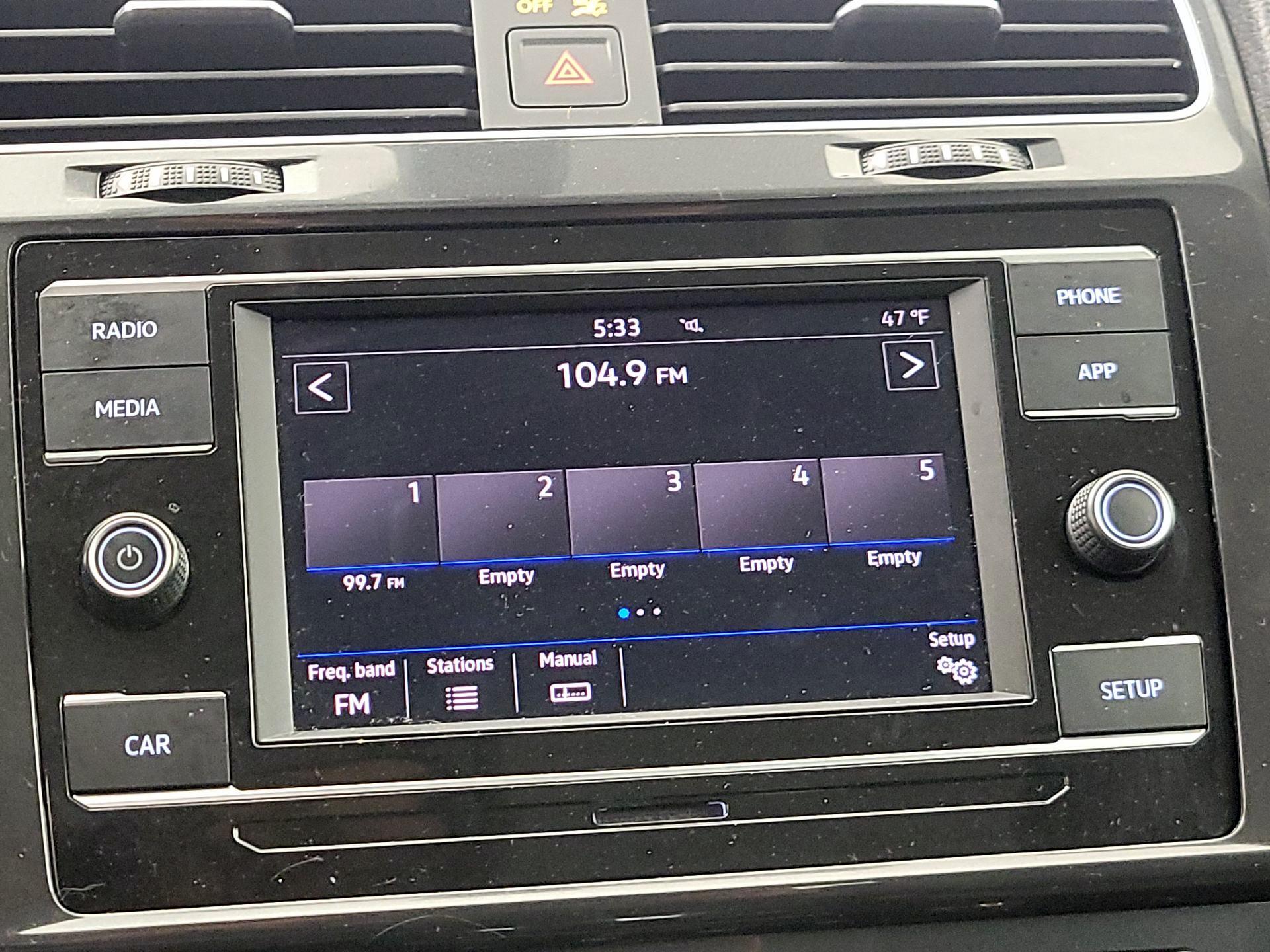 Thumbnail: 2019 Volkswagen Golf - 15