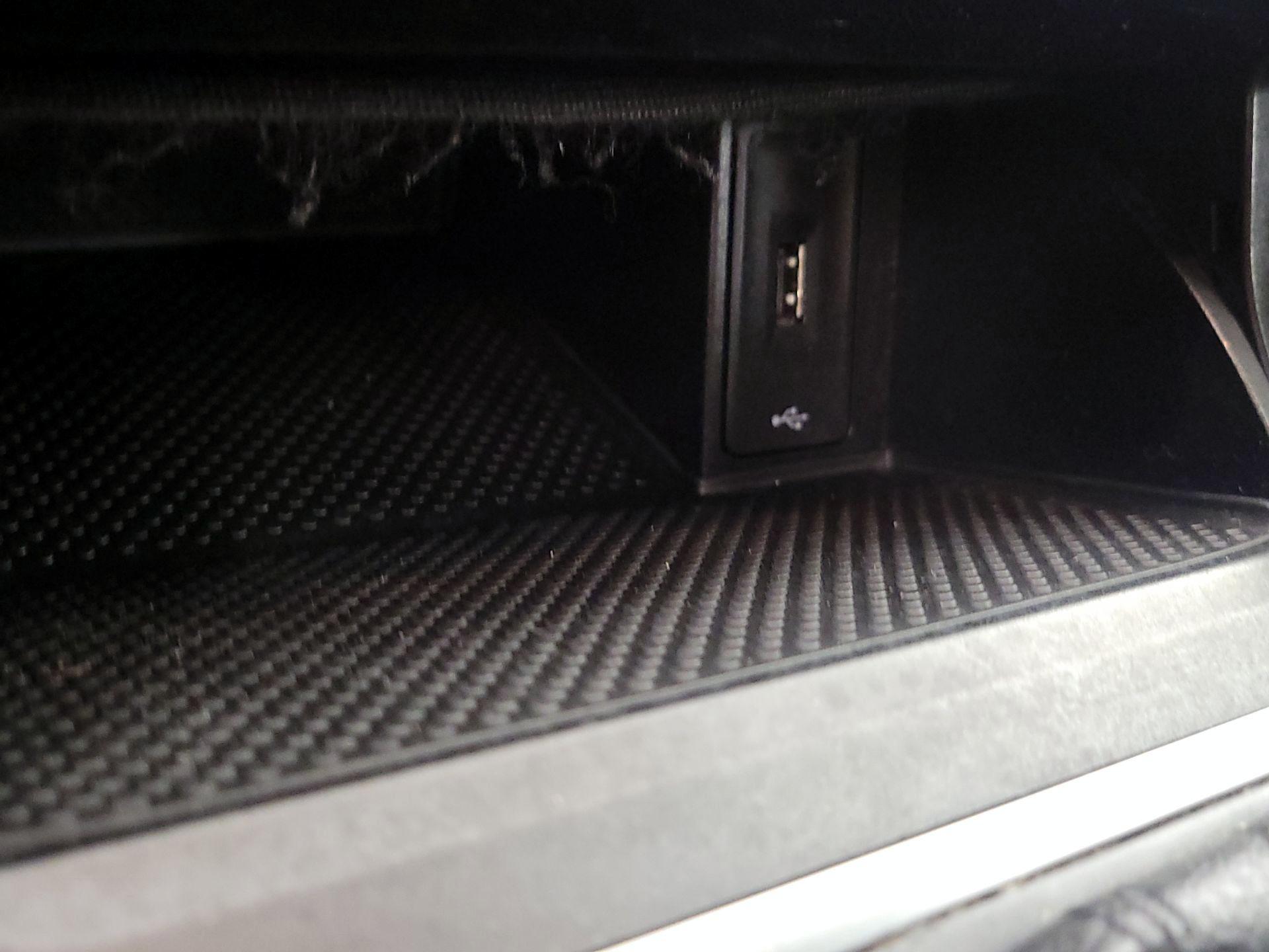 Thumbnail: 2019 Volkswagen Golf - 18