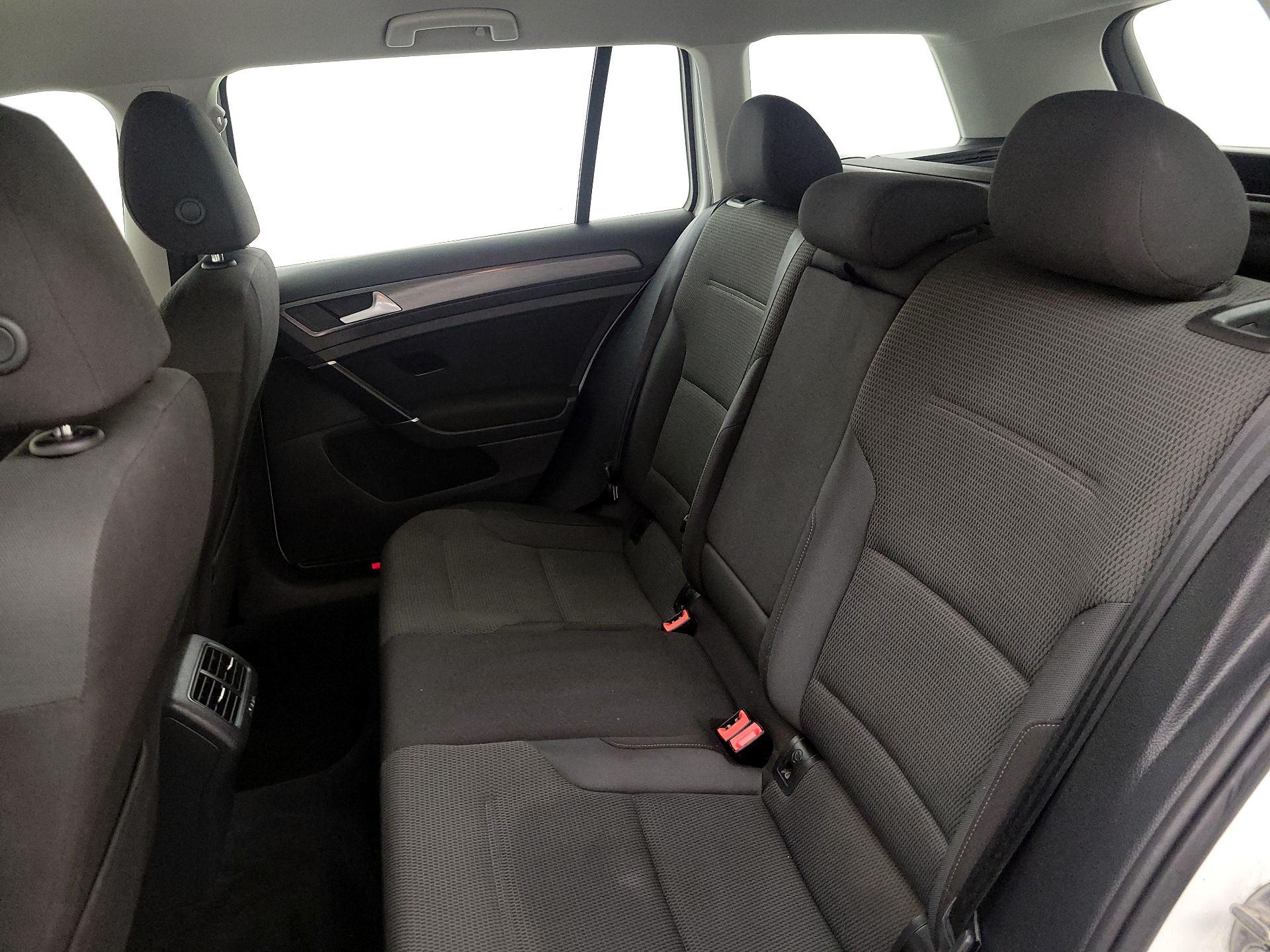 Thumbnail: 2019 Volkswagen Golf - 19