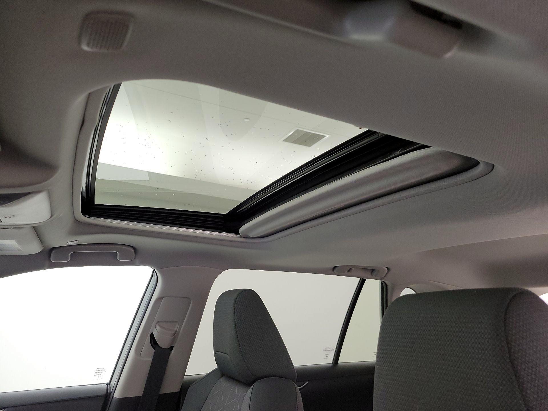 Thumbnail: 2023 Toyota RAV4 - 20