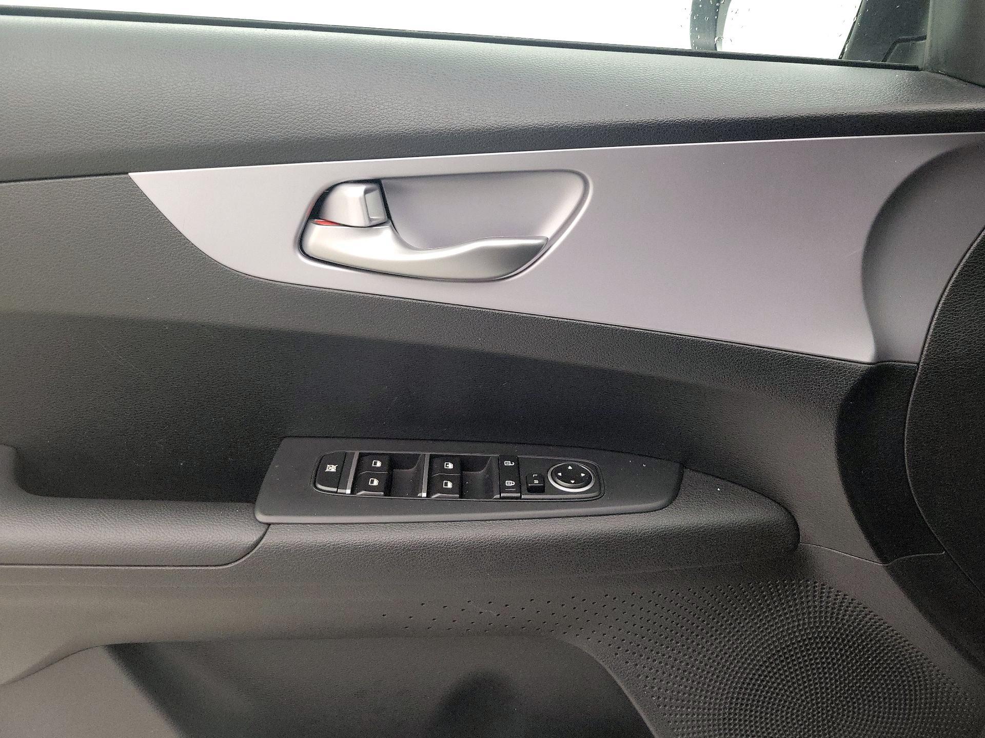 Thumbnail: 2024 Kia Forte - 12