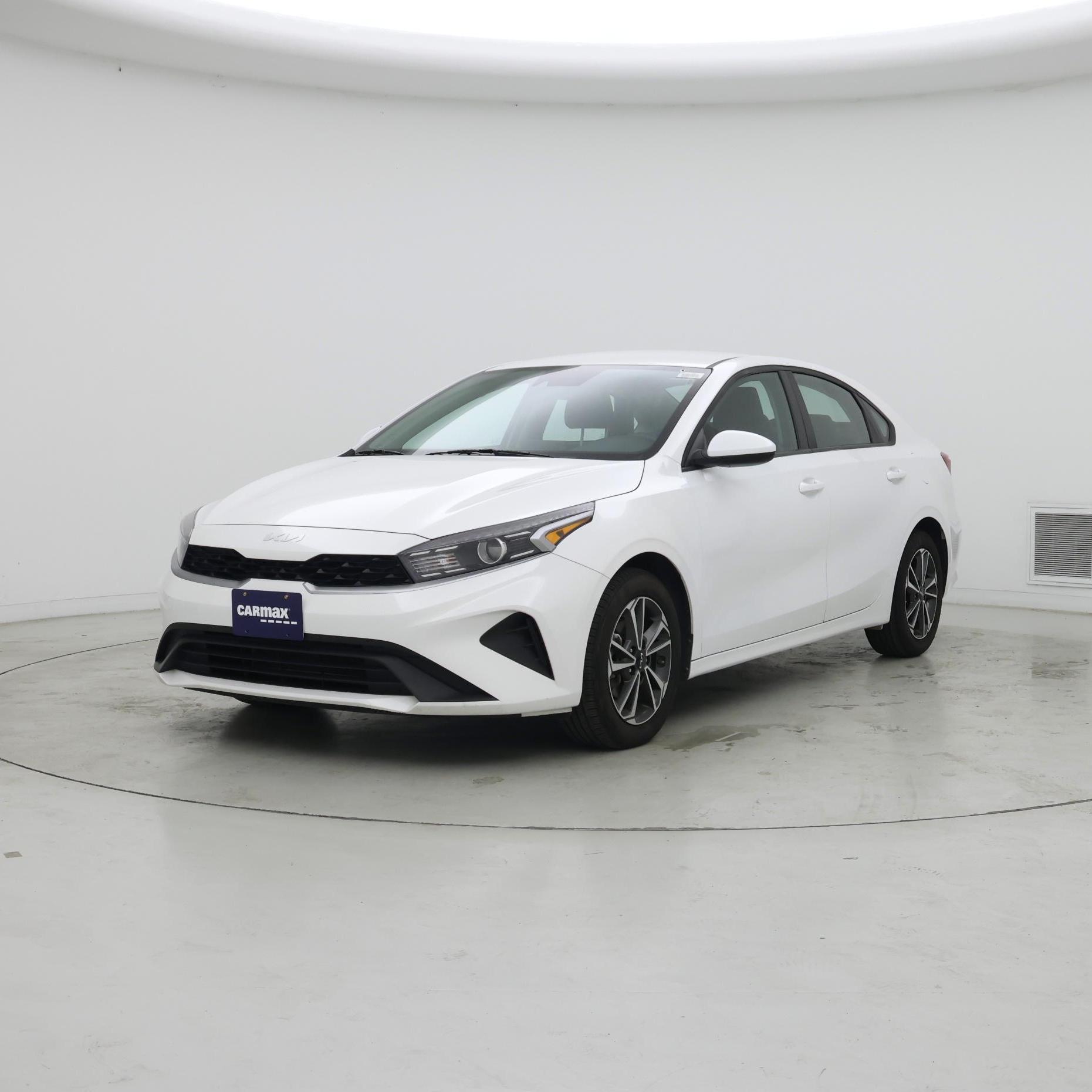 Thumbnail: 2024 Kia Forte - 4
