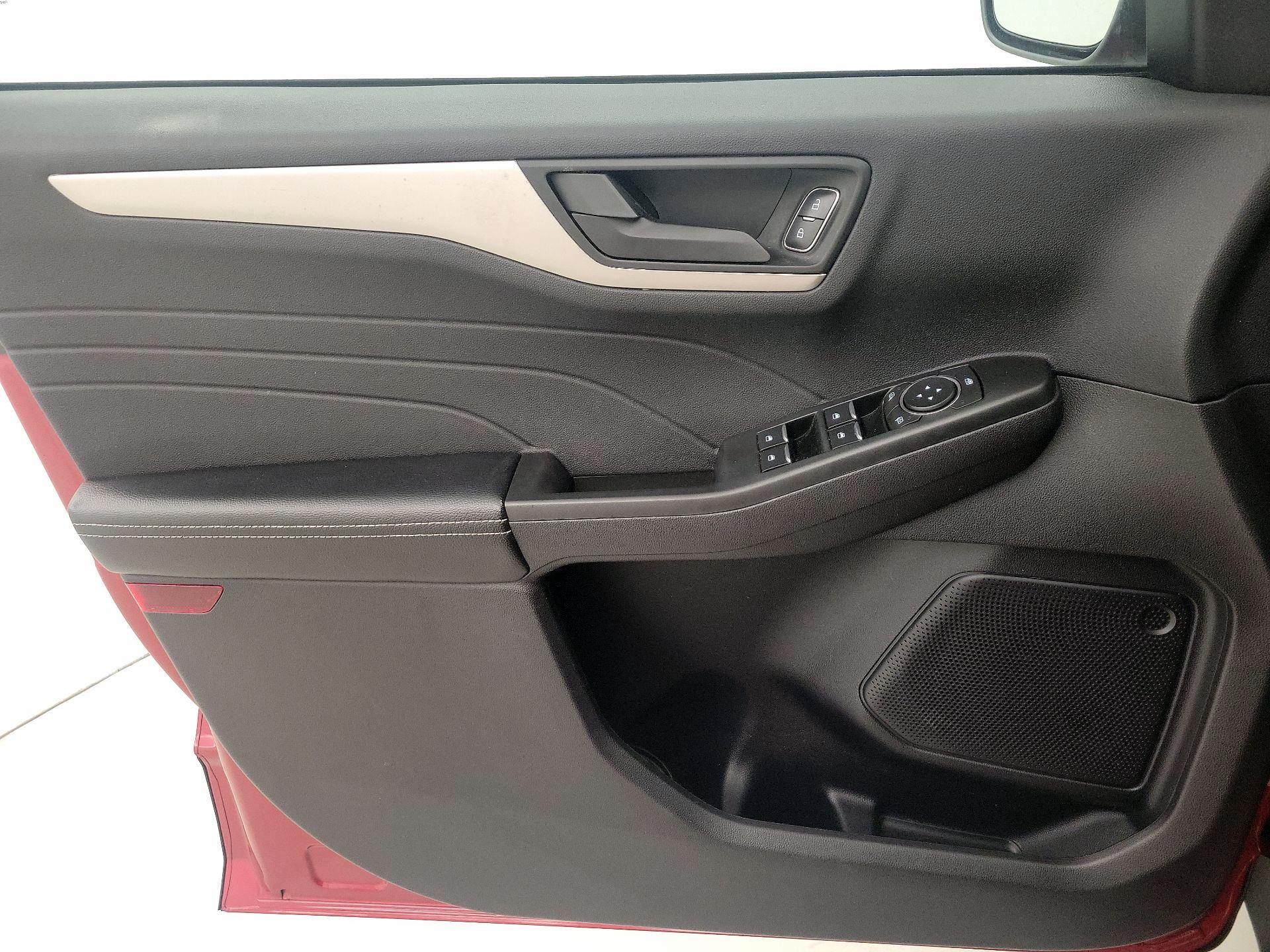 Thumbnail: 2022 Ford Escape - 12