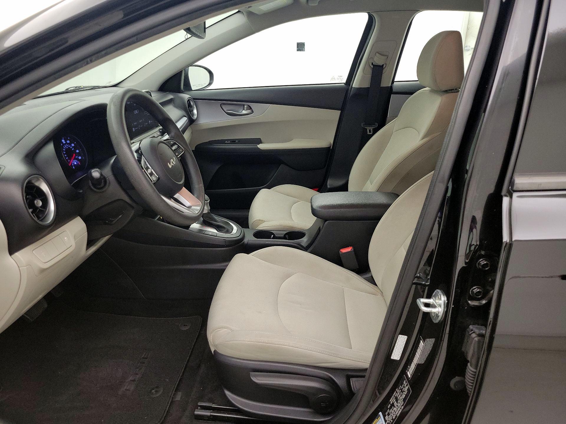 Thumbnail: 2022 Kia Forte - 11