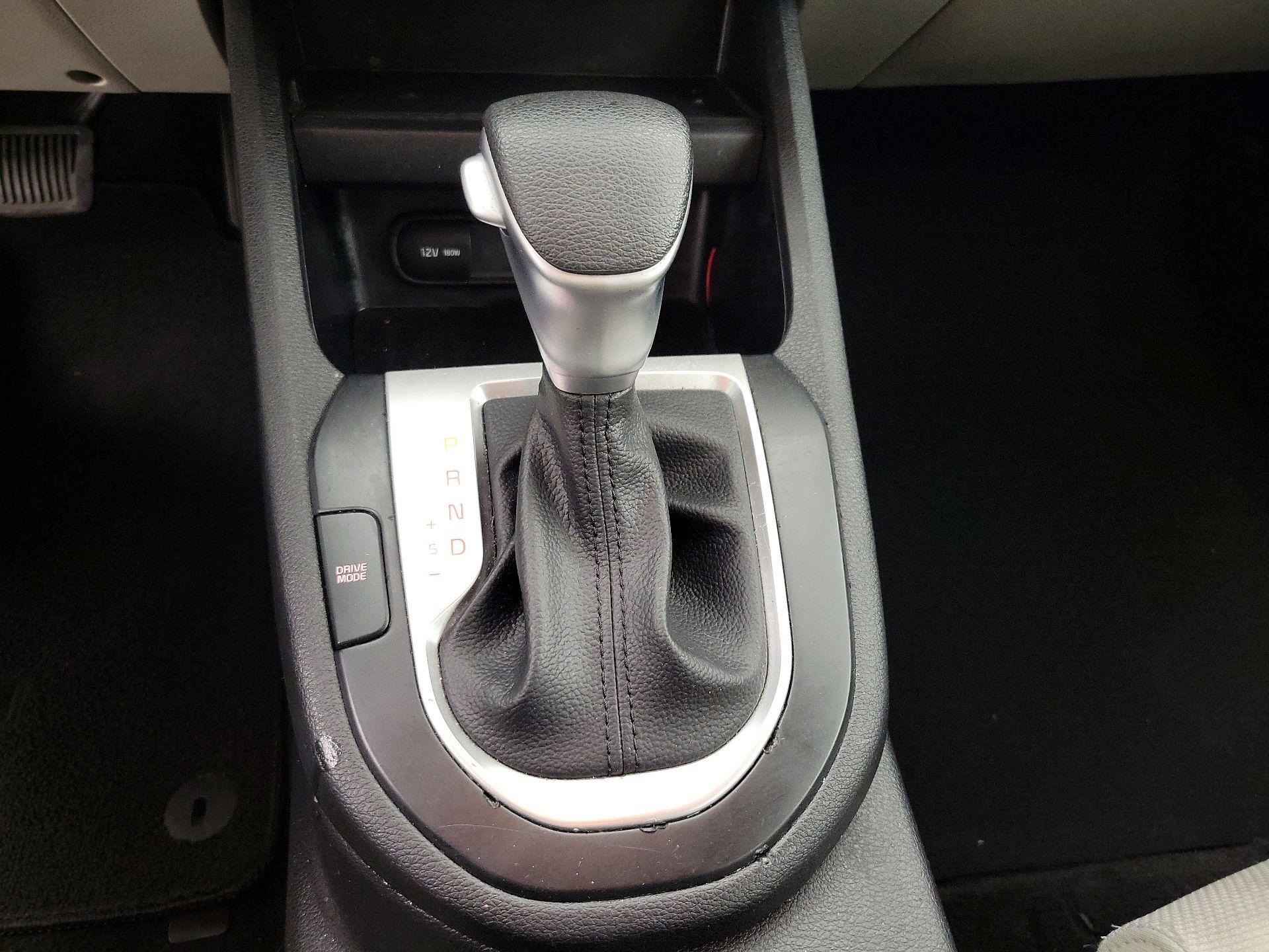 Thumbnail: 2022 Kia Forte - 17