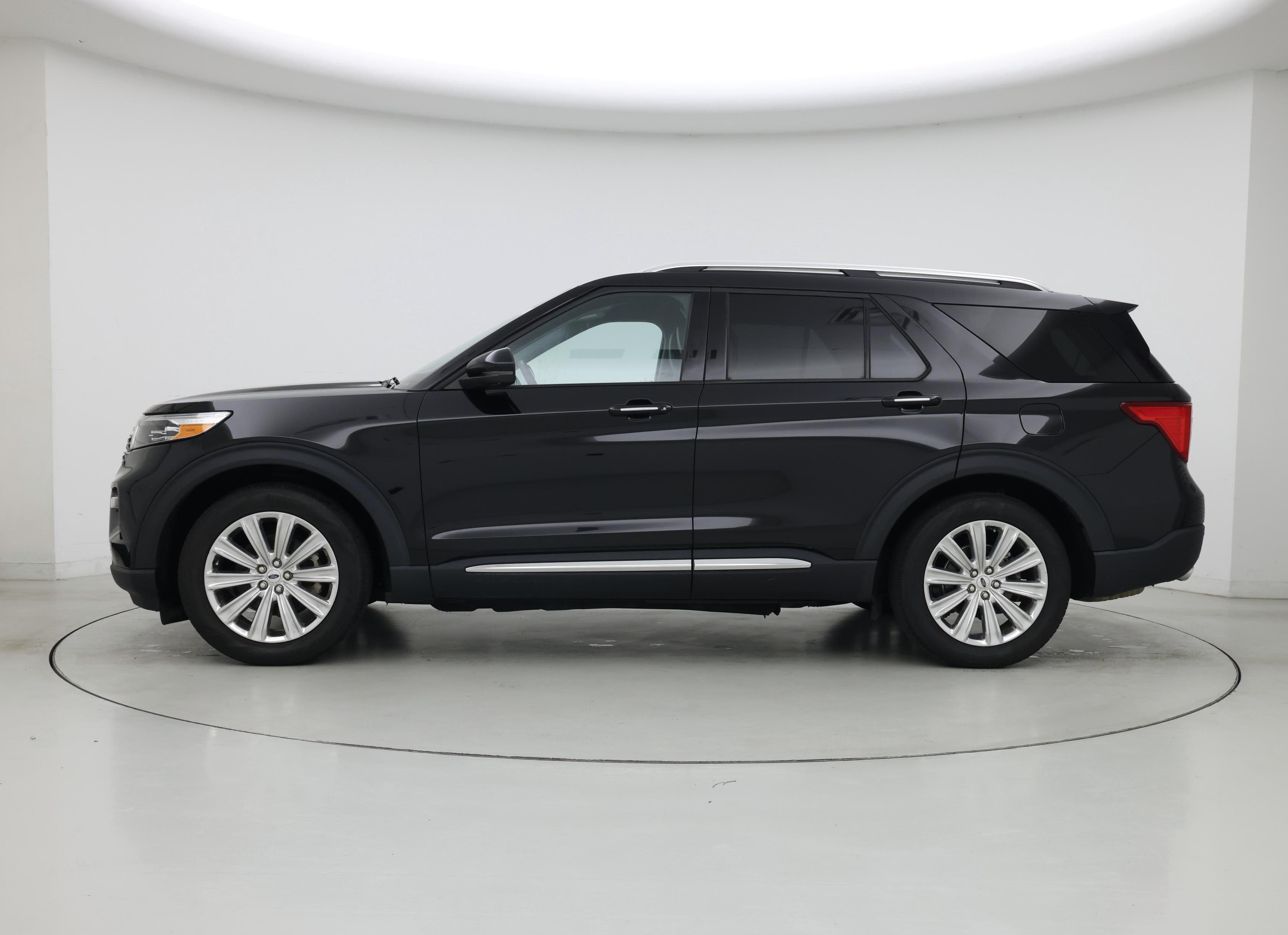 Thumbnail: 2022 Ford Explorer - 3