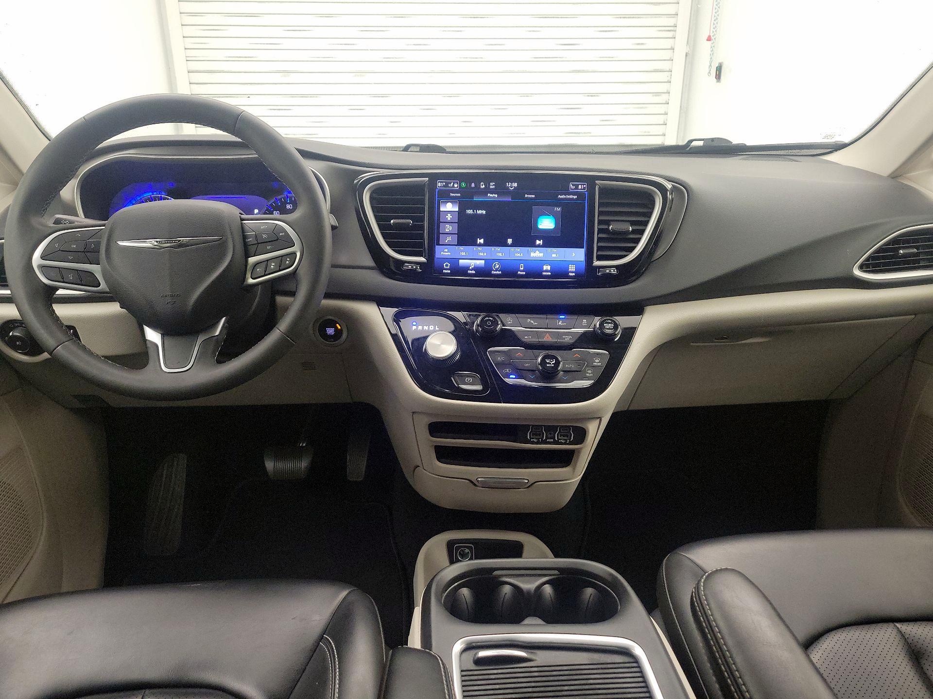 Thumbnail: 2023 Chrysler Pacifica - 9