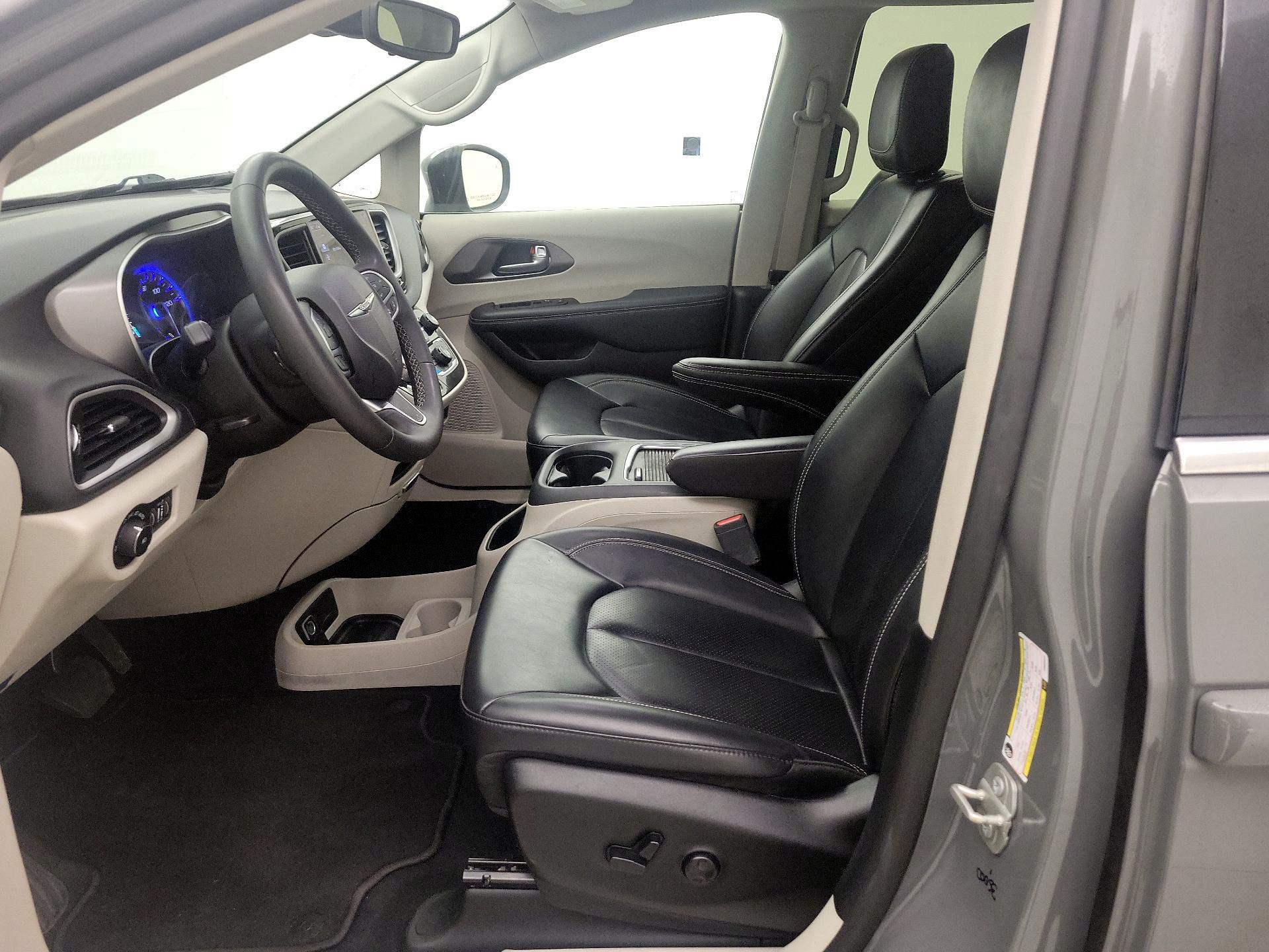 Thumbnail: 2023 Chrysler Pacifica - 11