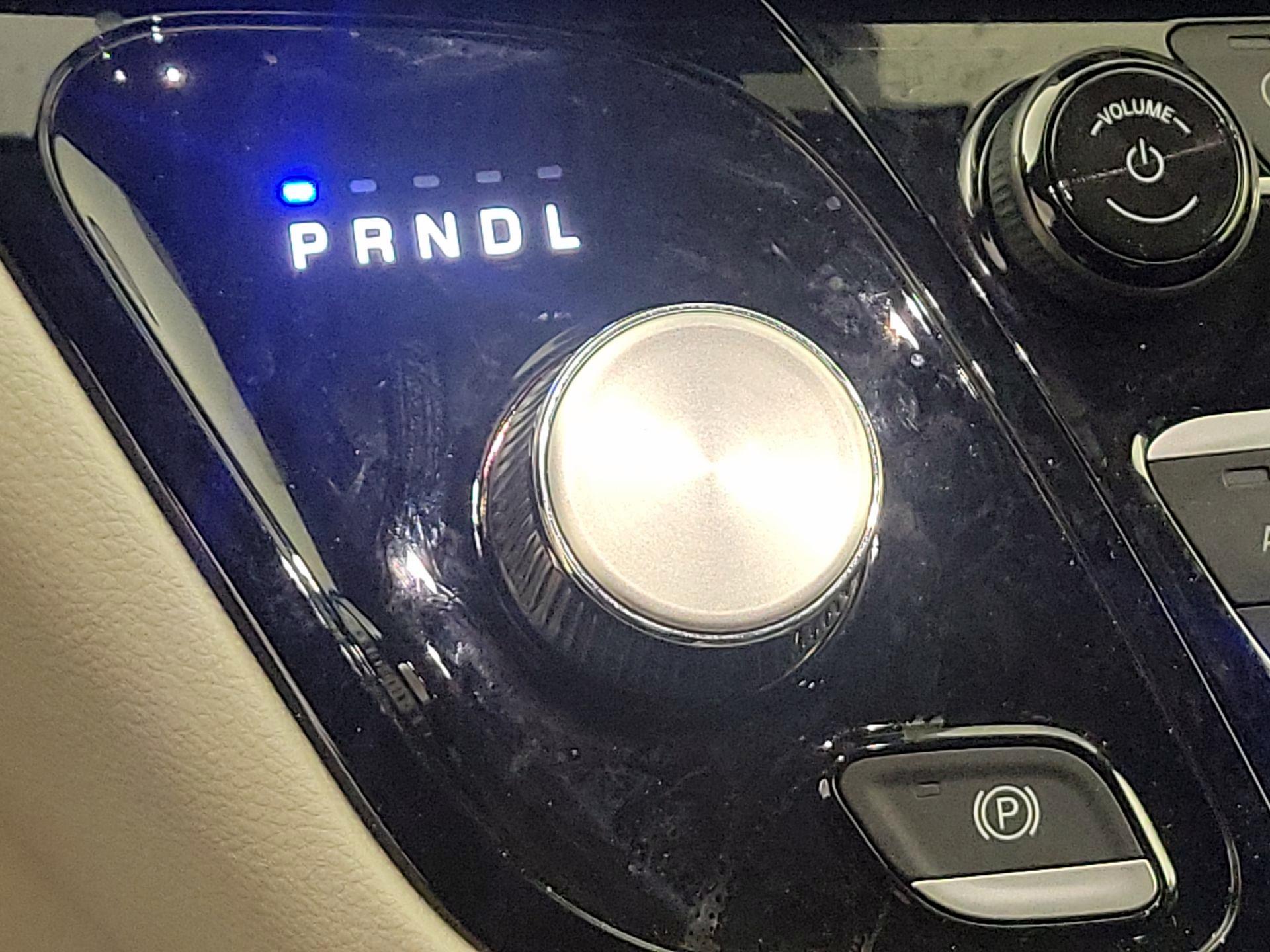 Thumbnail: 2023 Chrysler Pacifica - 17