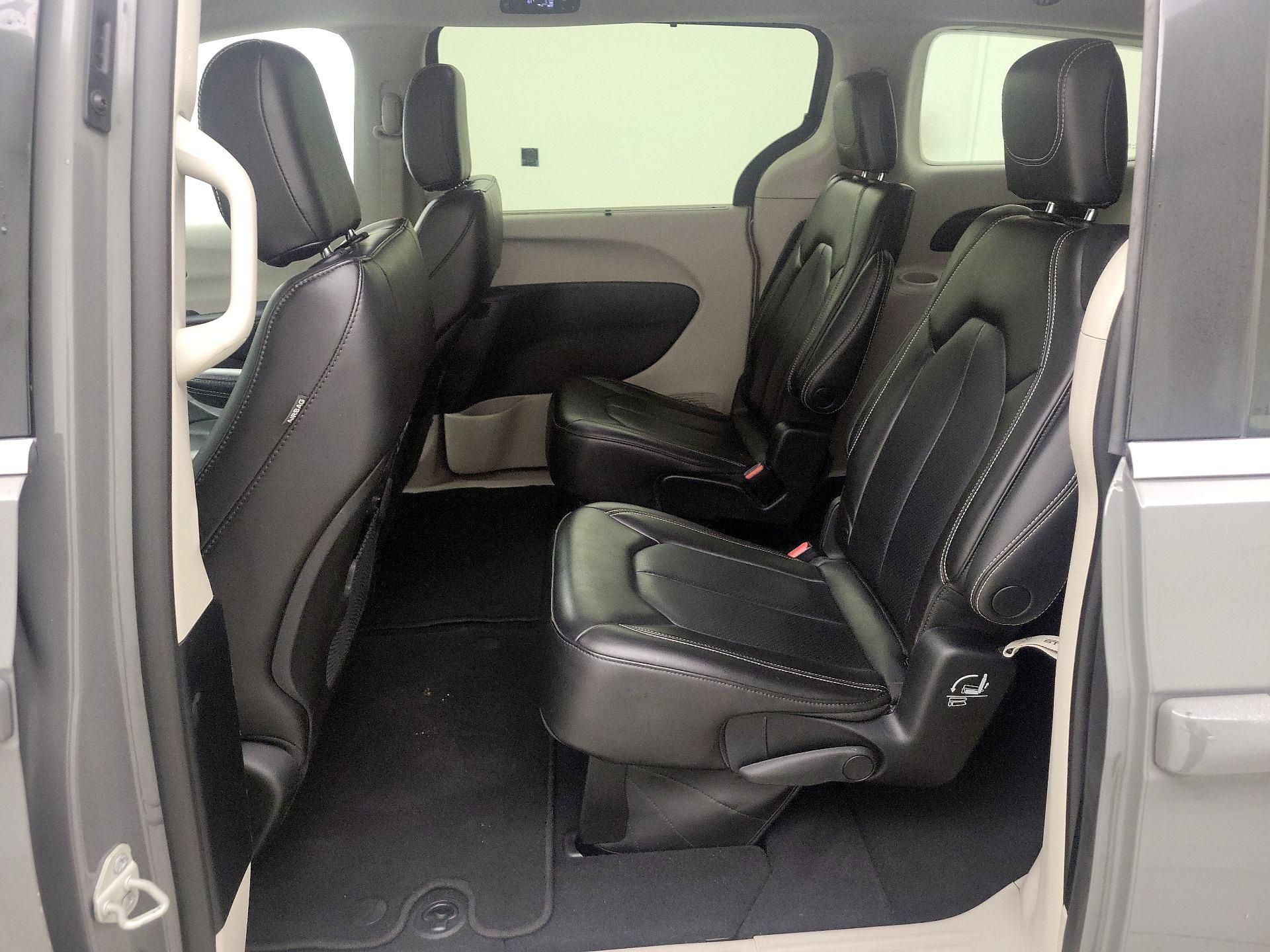 Thumbnail: 2023 Chrysler Pacifica - 19