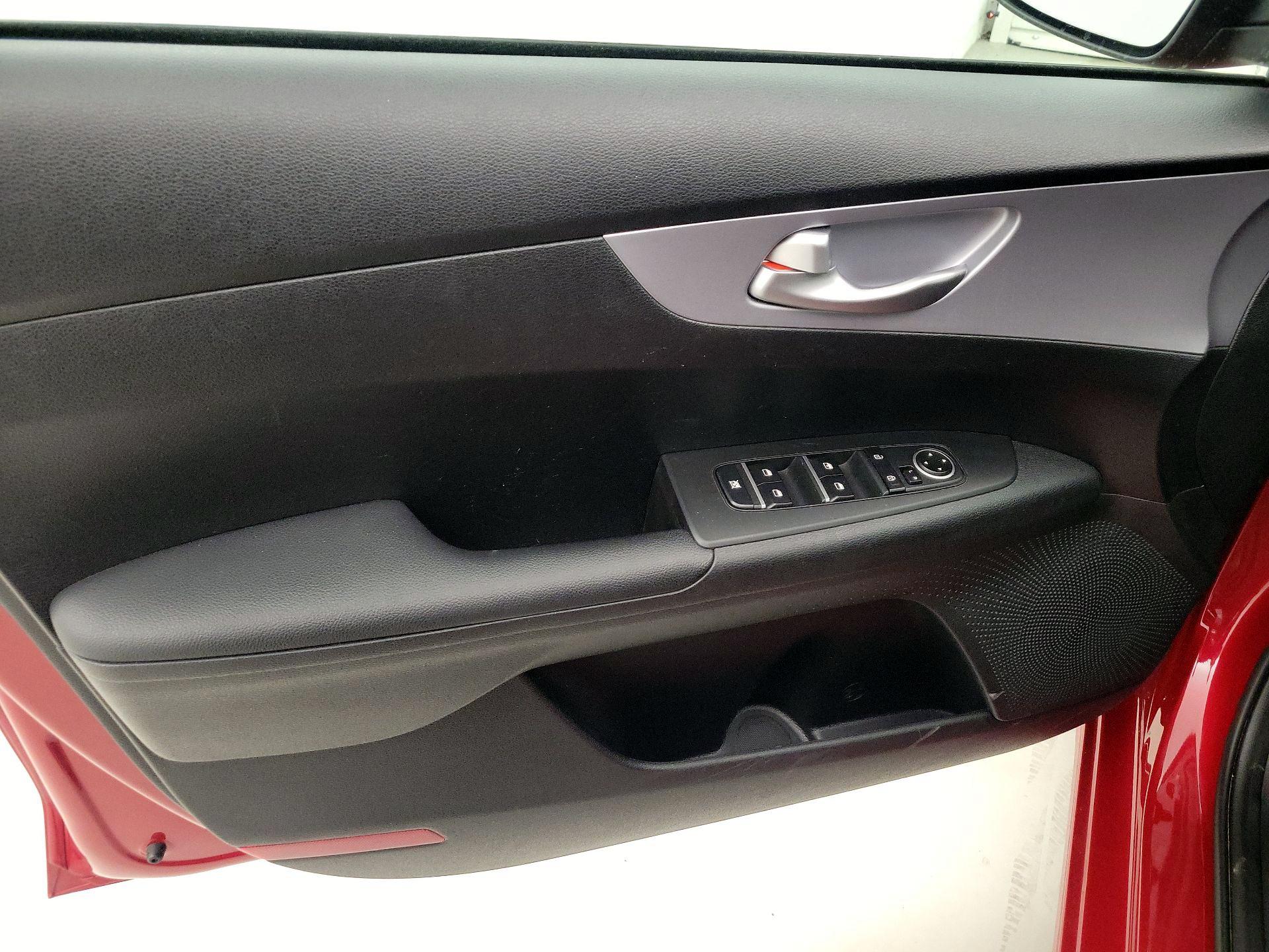 Thumbnail: 2024 Kia Forte - 12