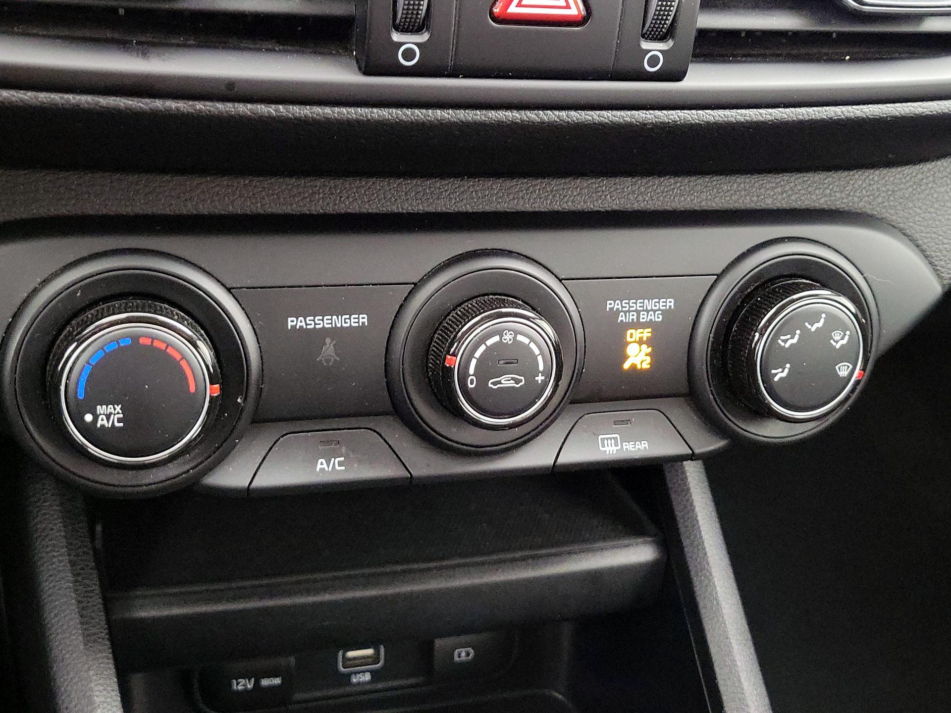 Thumbnail: 2024 Kia Forte - 16