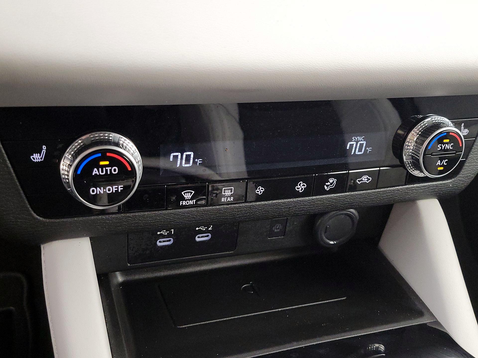 Thumbnail: 2025 Mitsubishi Outlander - 17