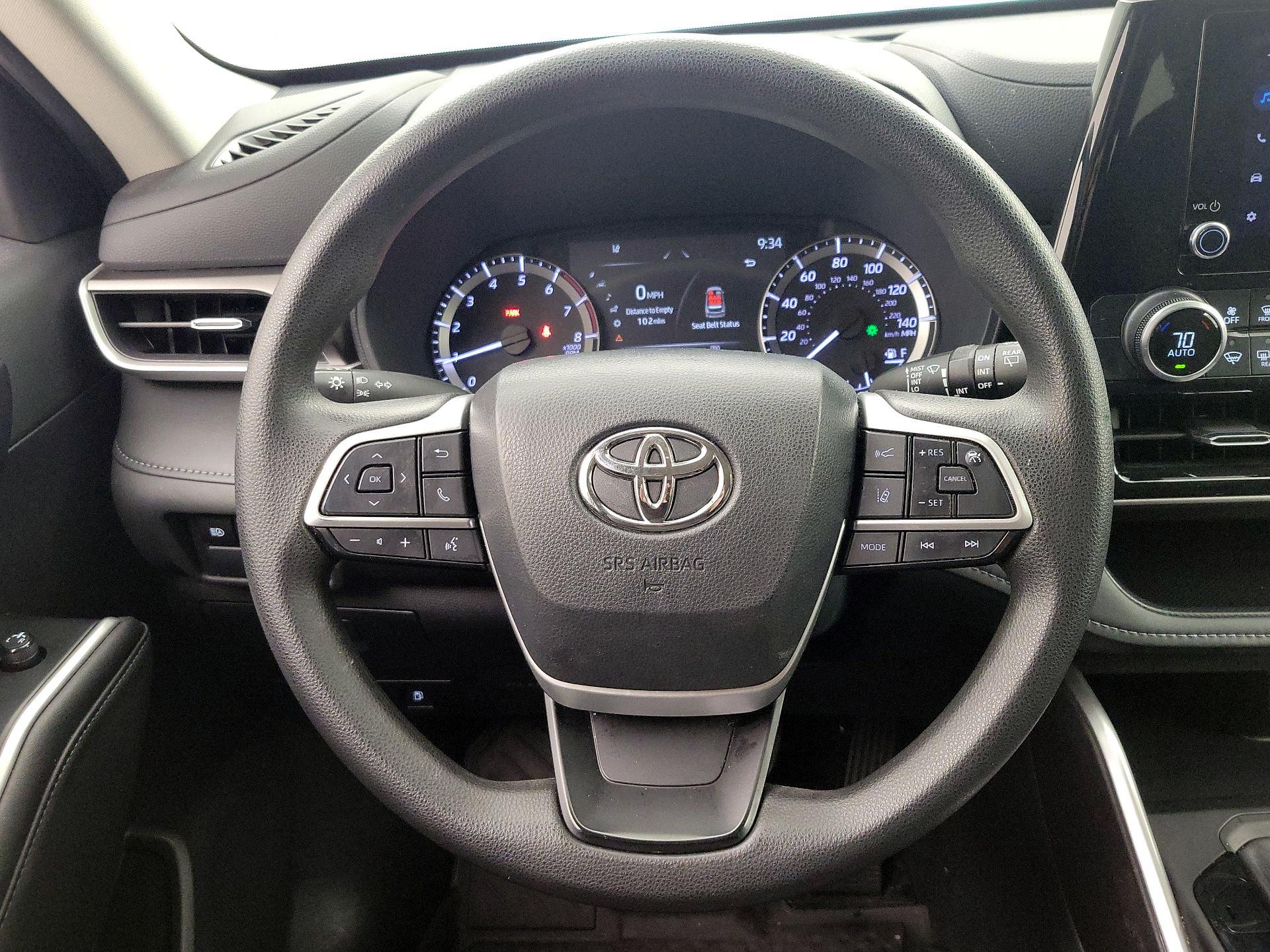 Thumbnail: 2023 Toyota Highlander - 10