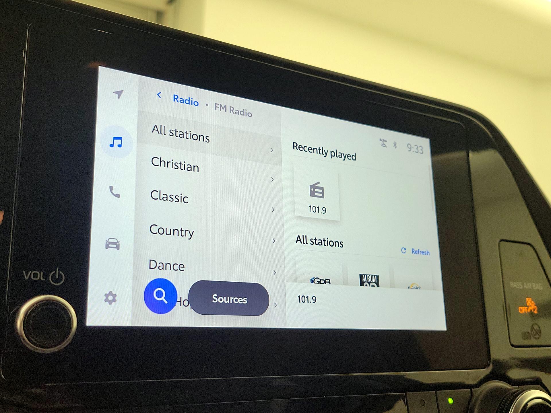 Thumbnail: 2023 Toyota Highlander - 15