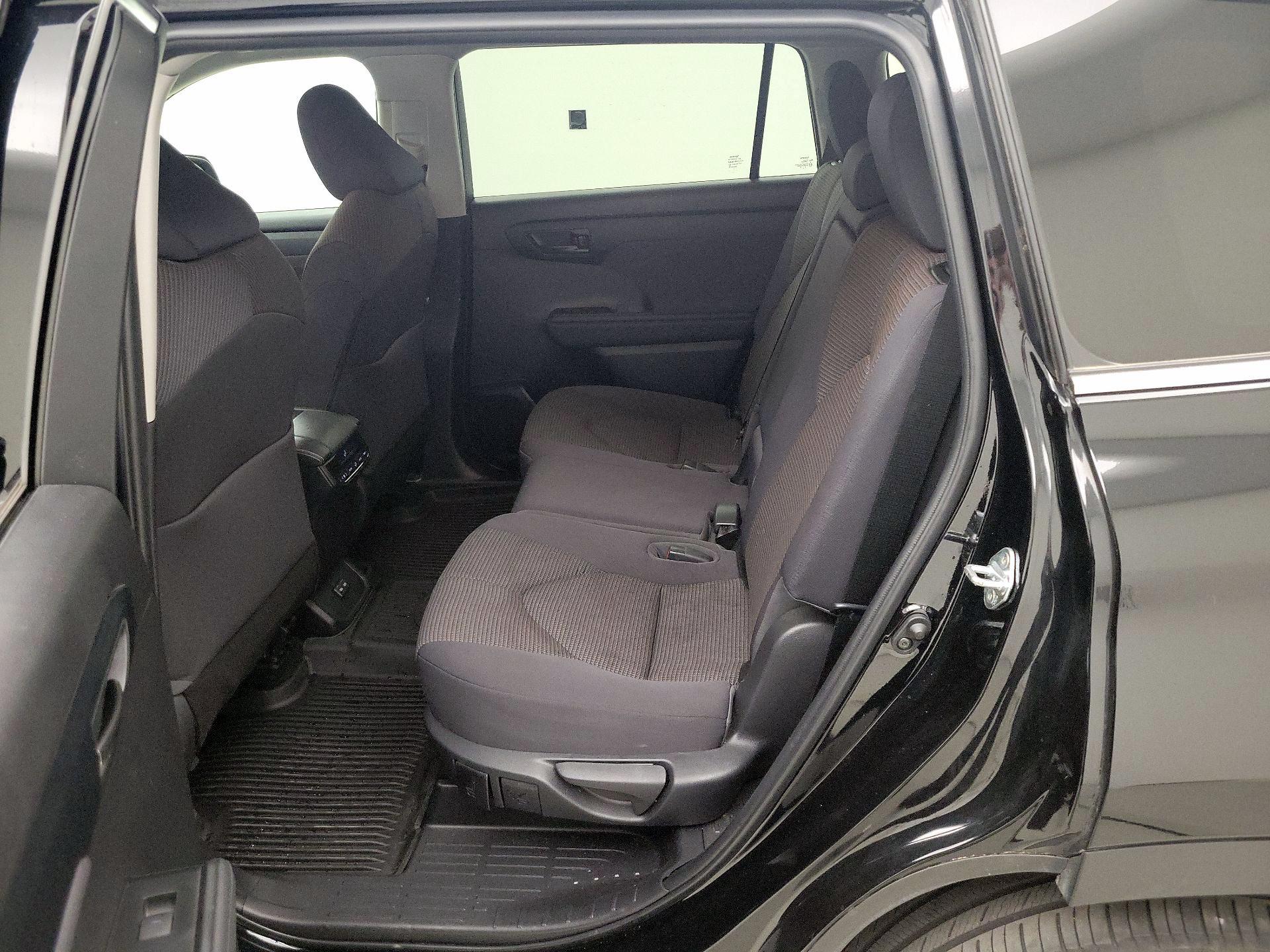 Thumbnail: 2023 Toyota Highlander - 19