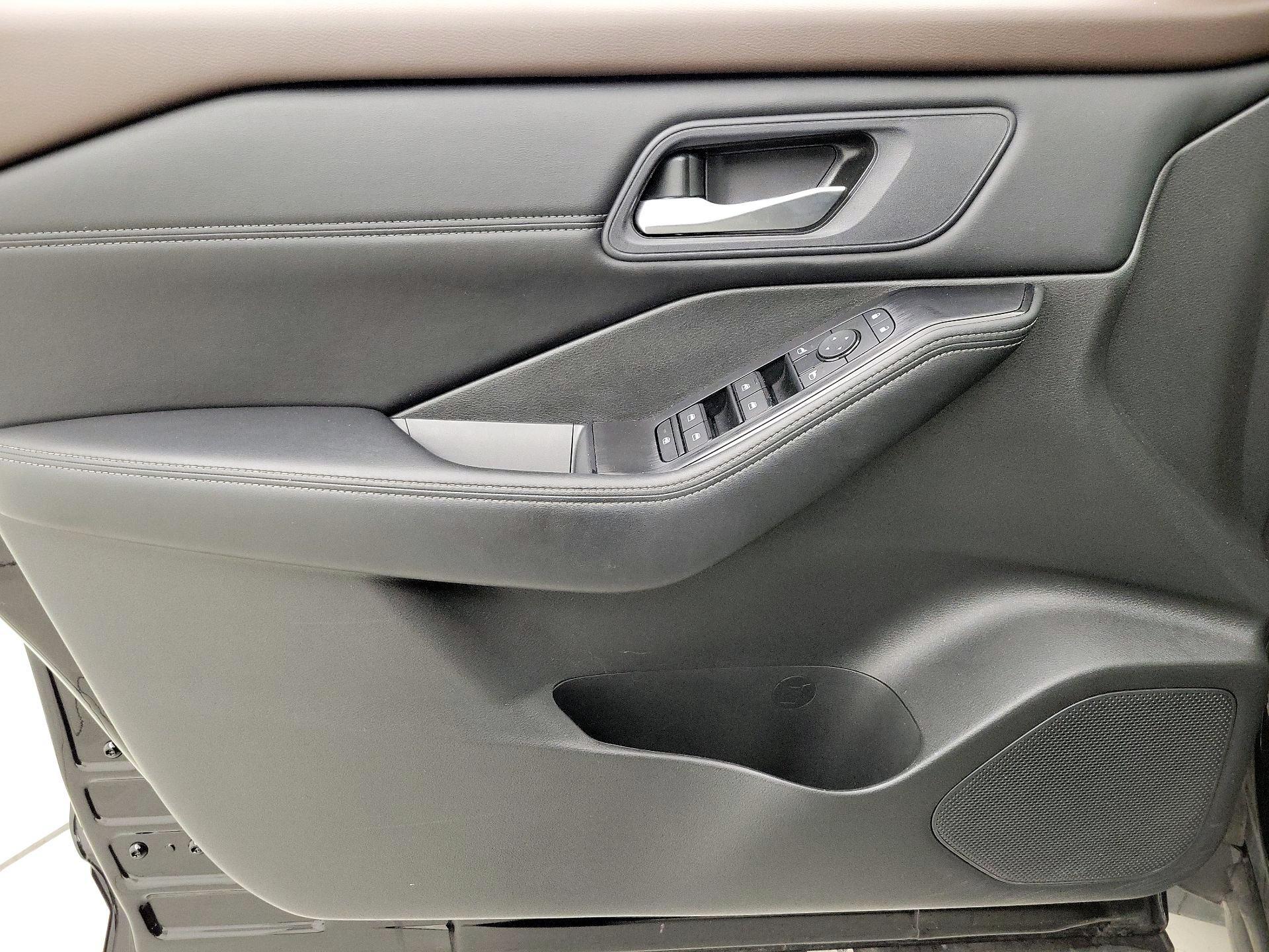 Thumbnail: 2023 Nissan Rogue - 12