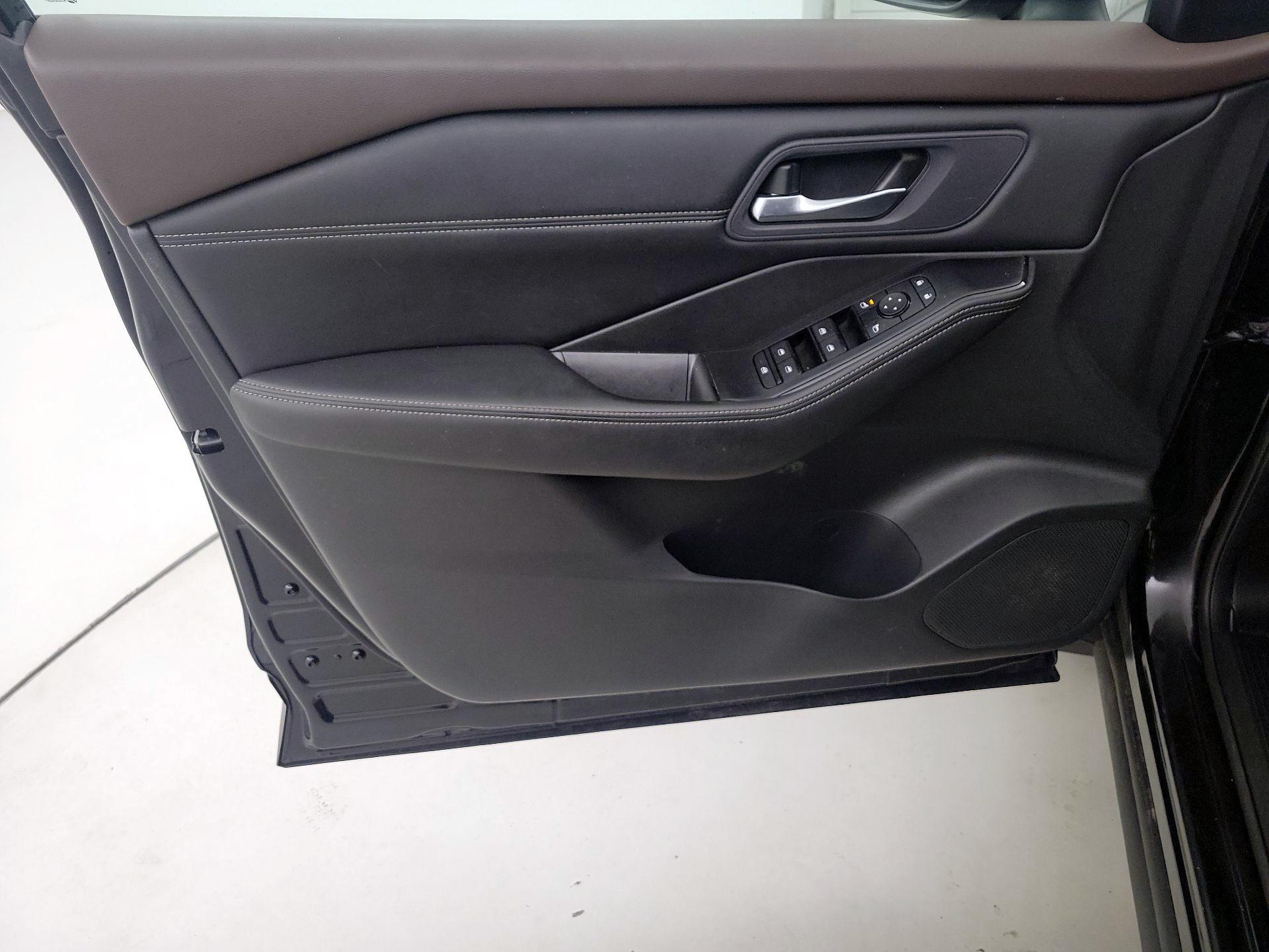 Thumbnail: 2023 Nissan Rogue - 12