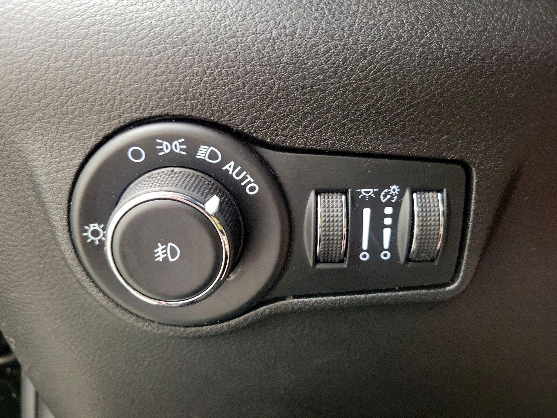 Thumbnail: 2023 Jeep Compass - 13