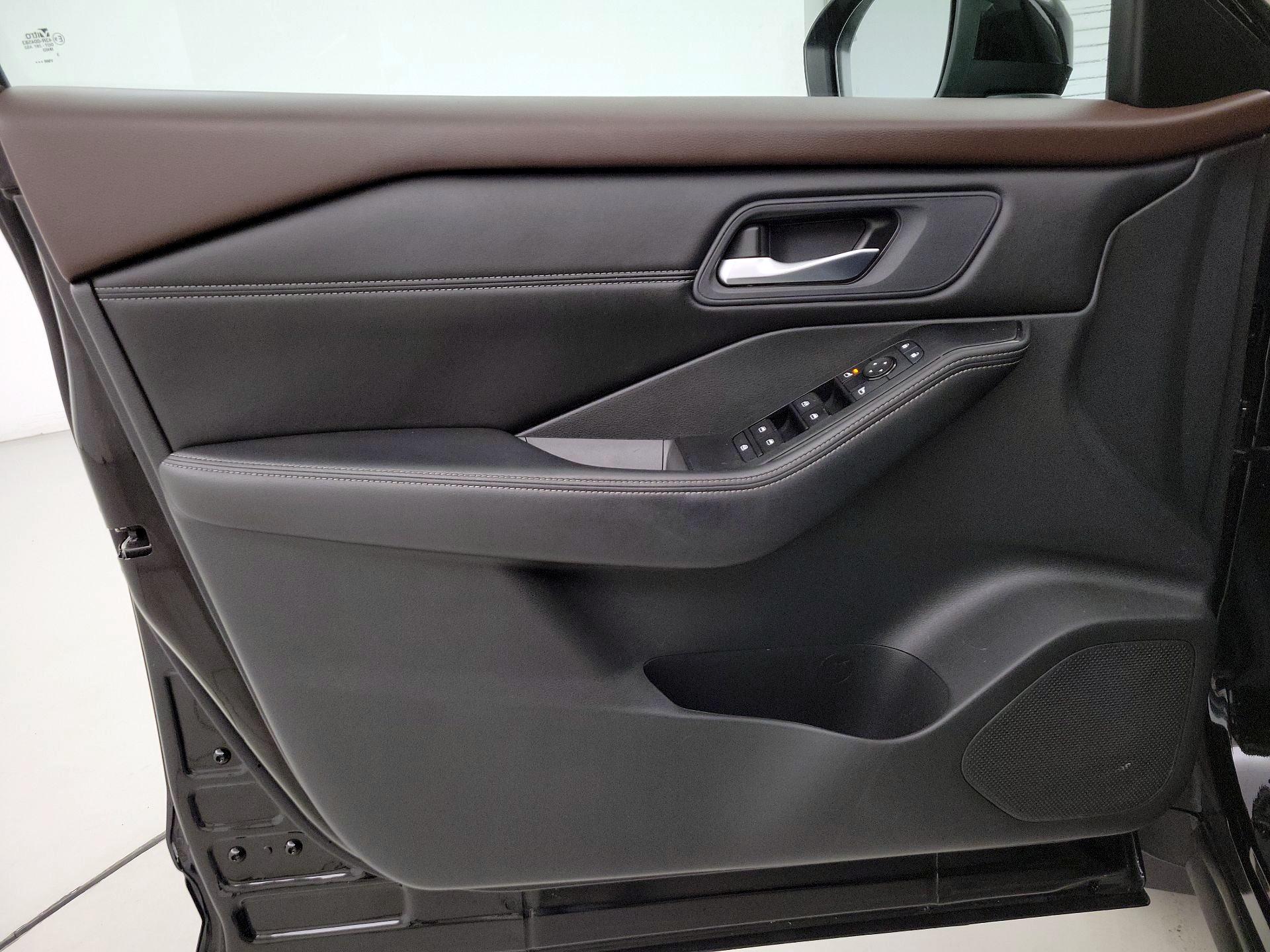 Thumbnail: 2023 Nissan Rogue - 12