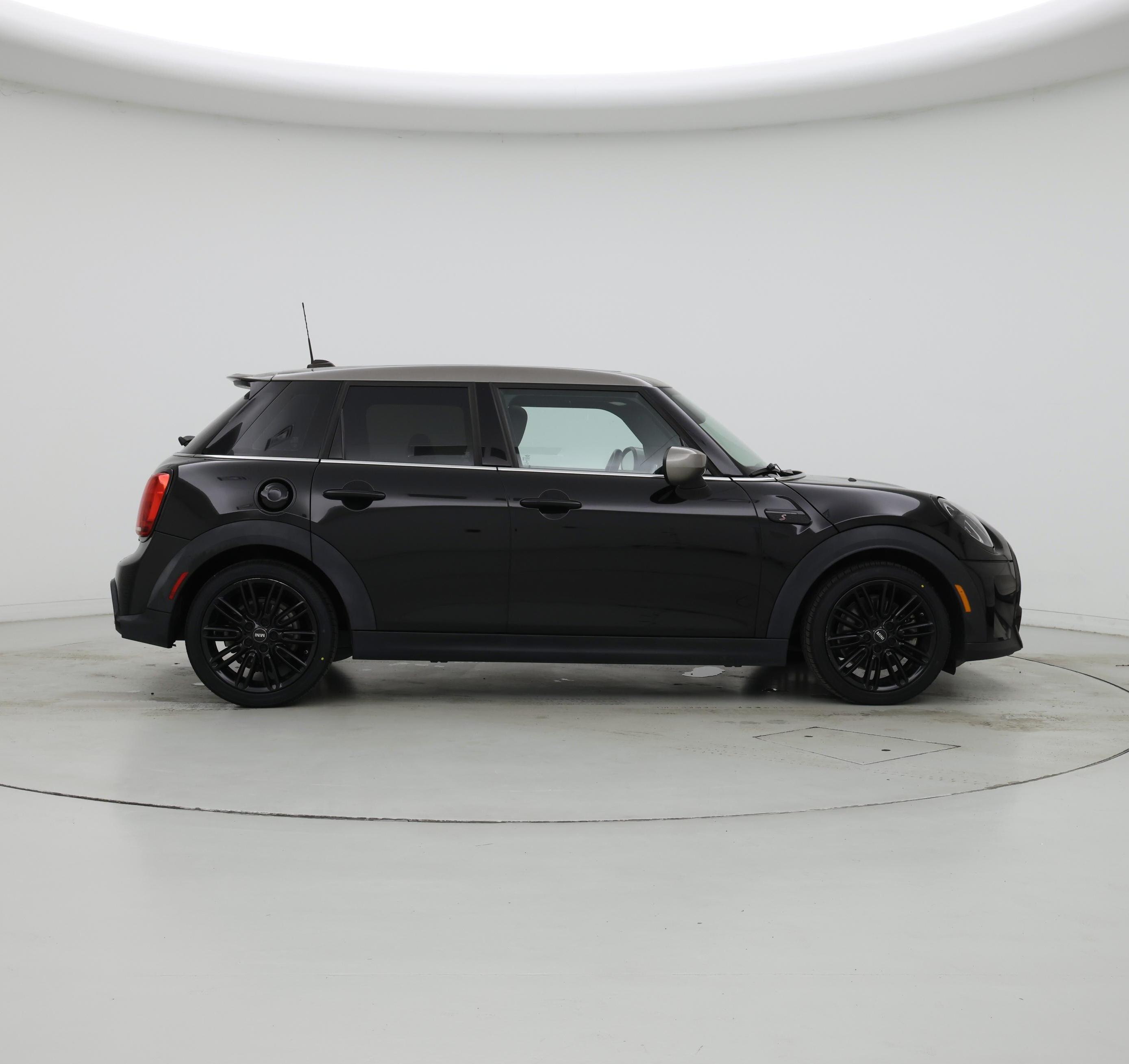 Thumbnail: 2022 MINI Cooper Hardtop - 7