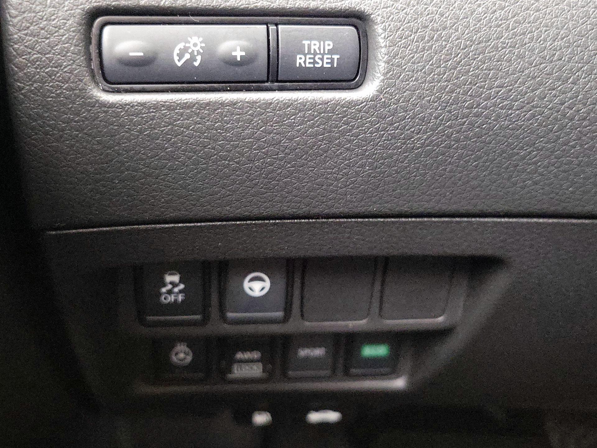 Thumbnail: 2022 Nissan Rogue Sport - 13