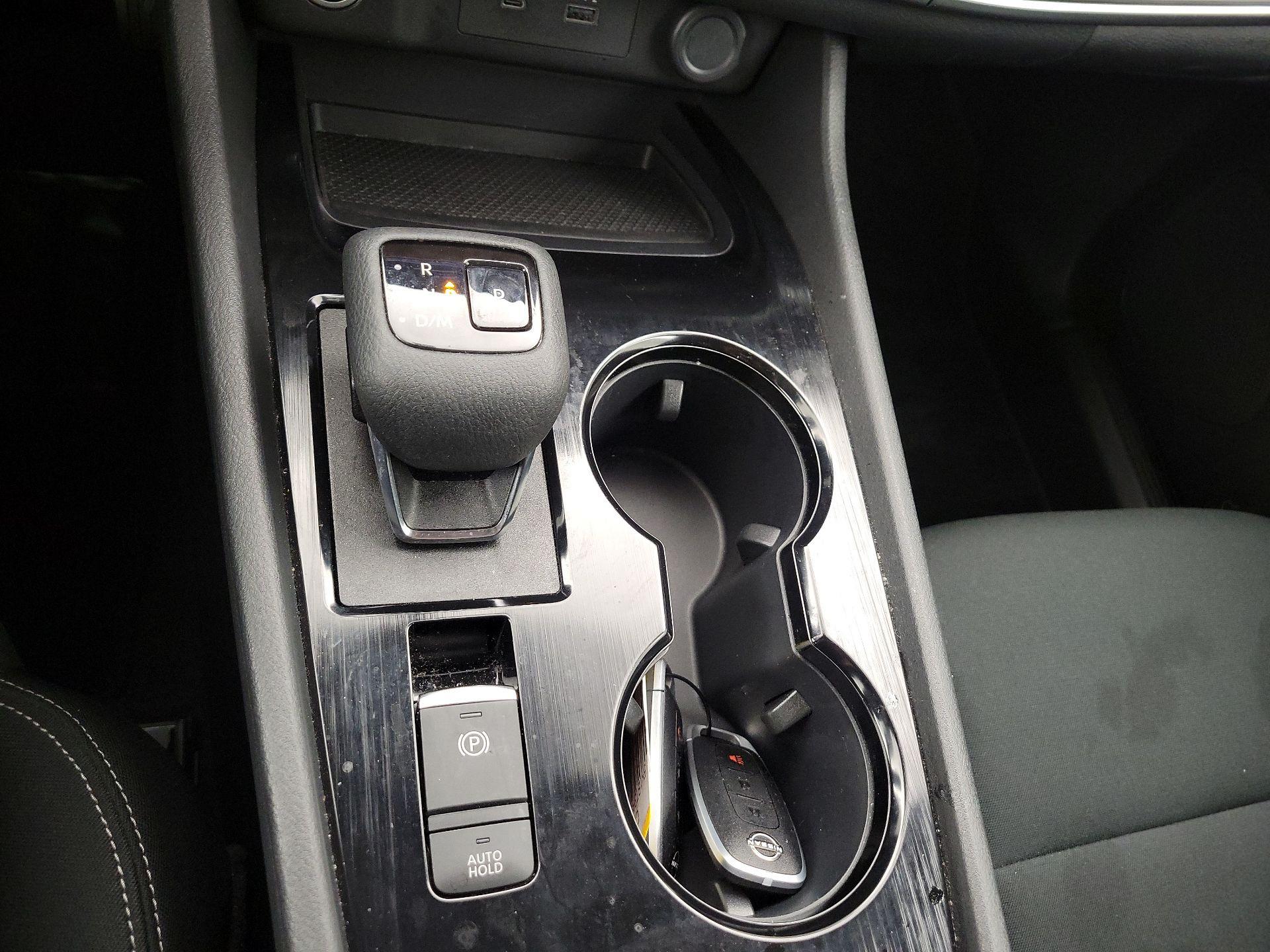 Thumbnail: 2023 Nissan Rogue - 17