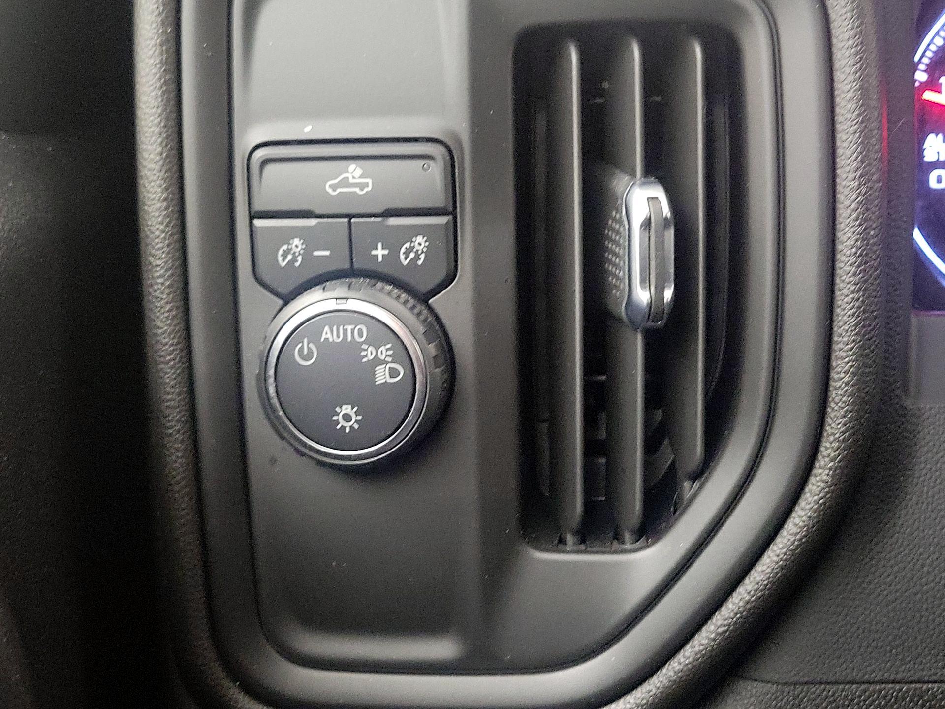 Thumbnail: 2022 Chevrolet Silverado 1500 - 13