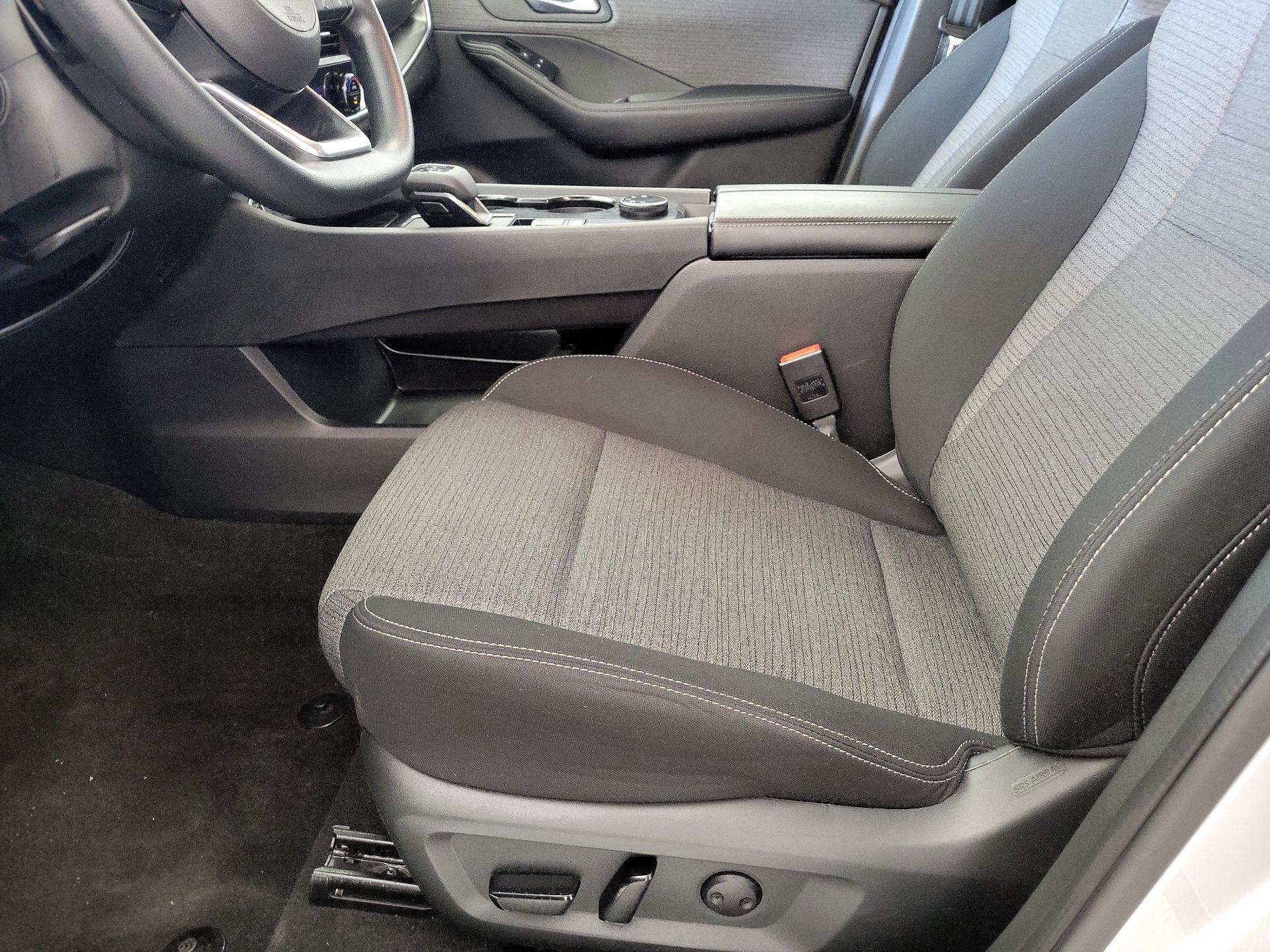 Thumbnail: 2023 Nissan Rogue - 11