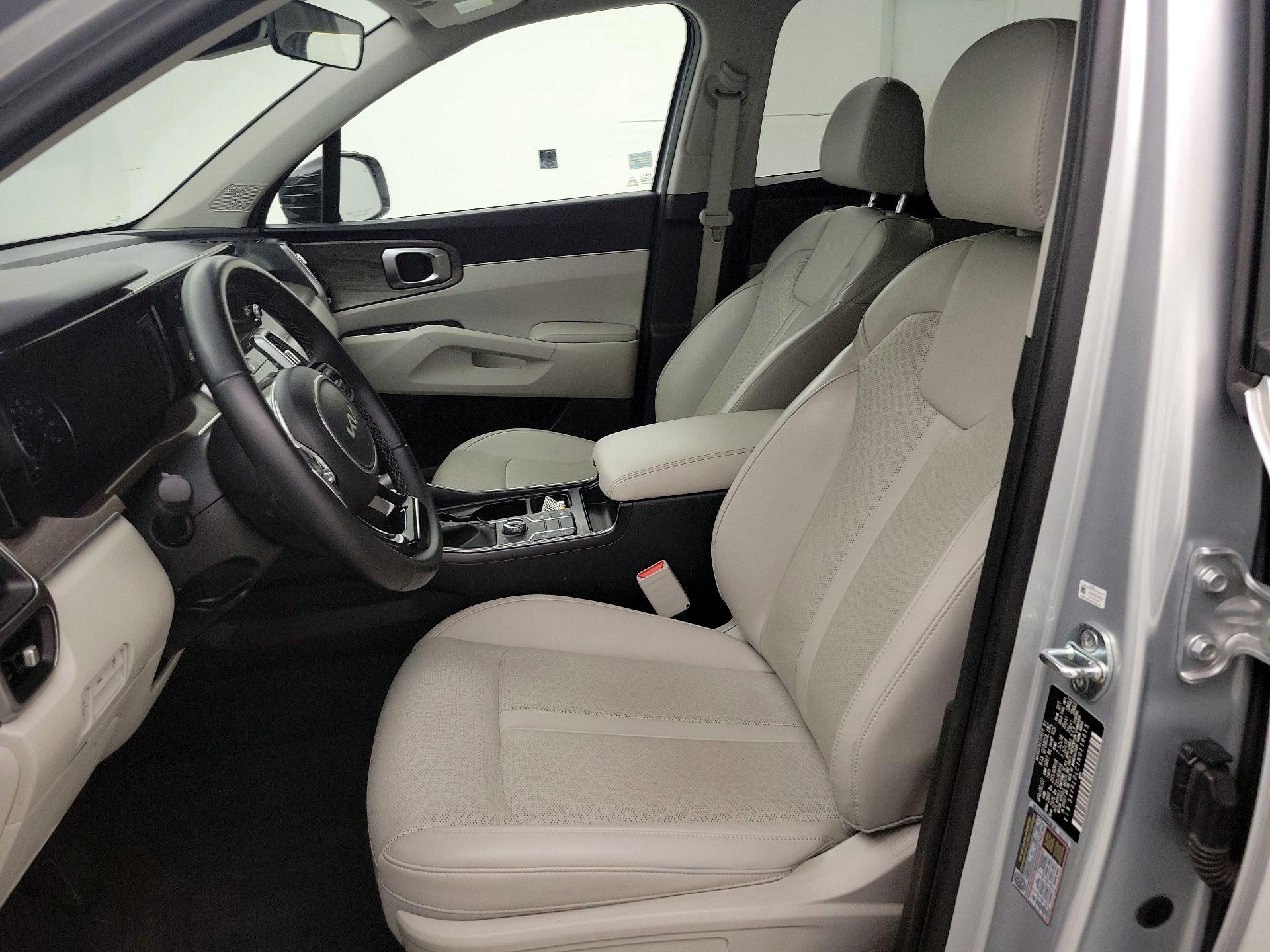 Thumbnail: 2022 Kia Sorento - 11