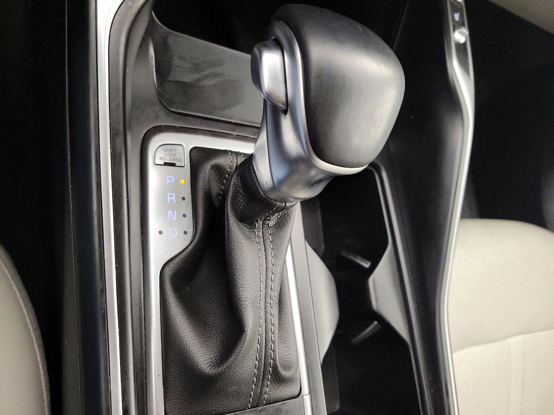 Thumbnail: 2022 Kia Sorento - 18