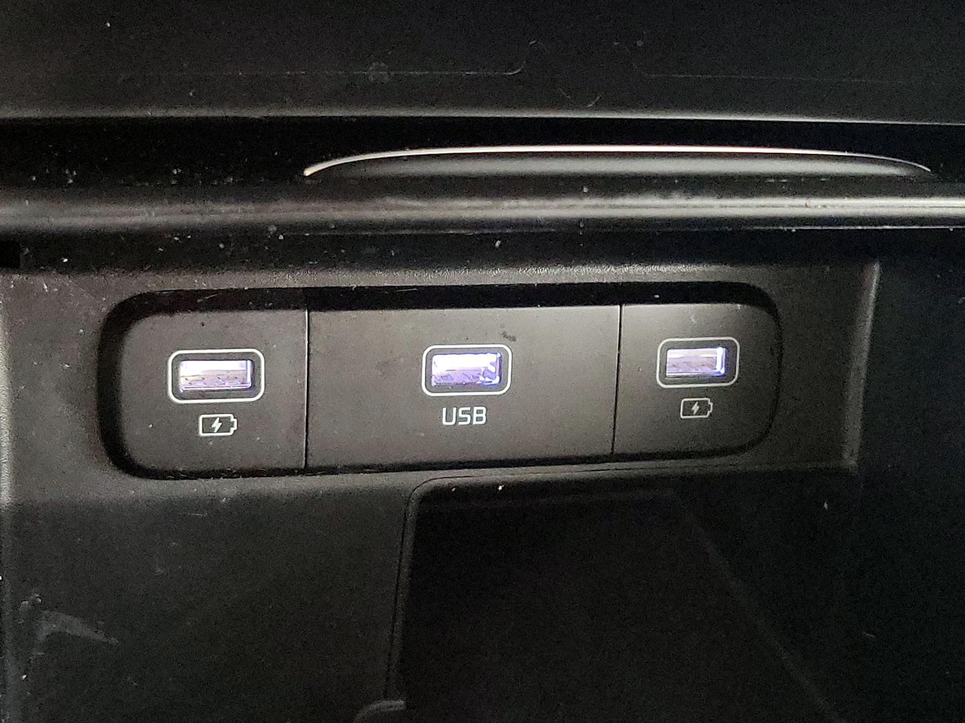 Thumbnail: 2022 Kia Sorento - 19