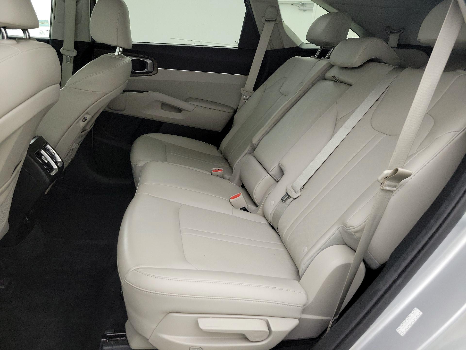 Thumbnail: 2022 Kia Sorento - 20