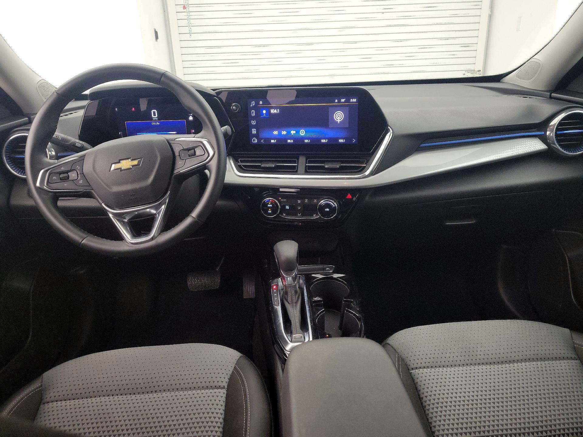 Thumbnail: 2025 Chevrolet Trax - 9