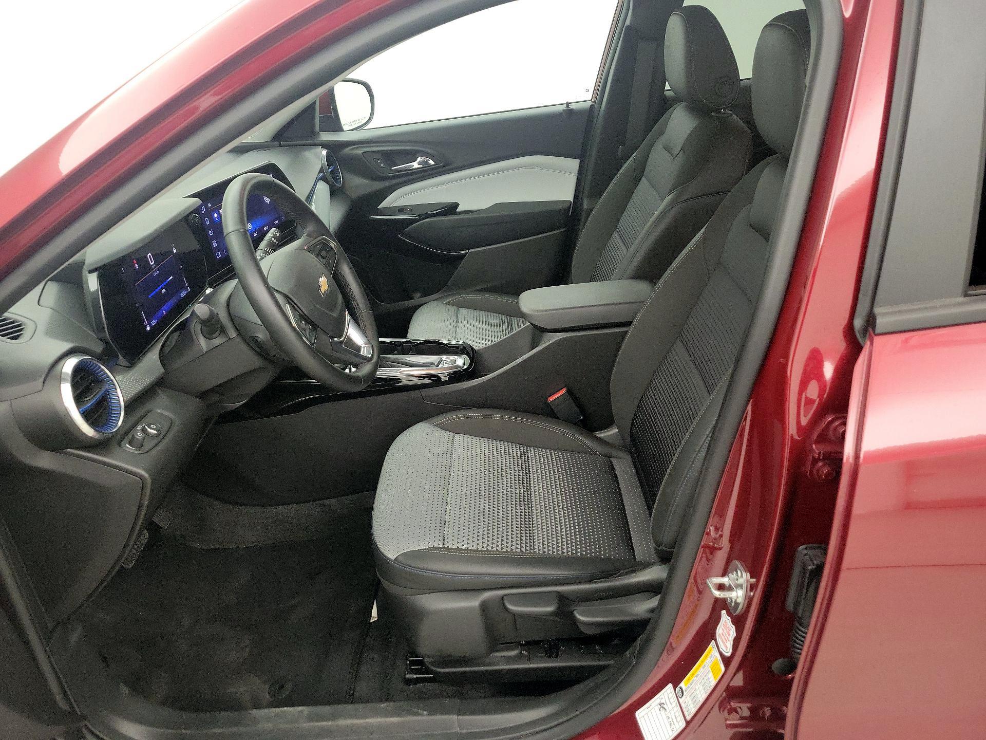 Thumbnail: 2025 Chevrolet Trax - 11