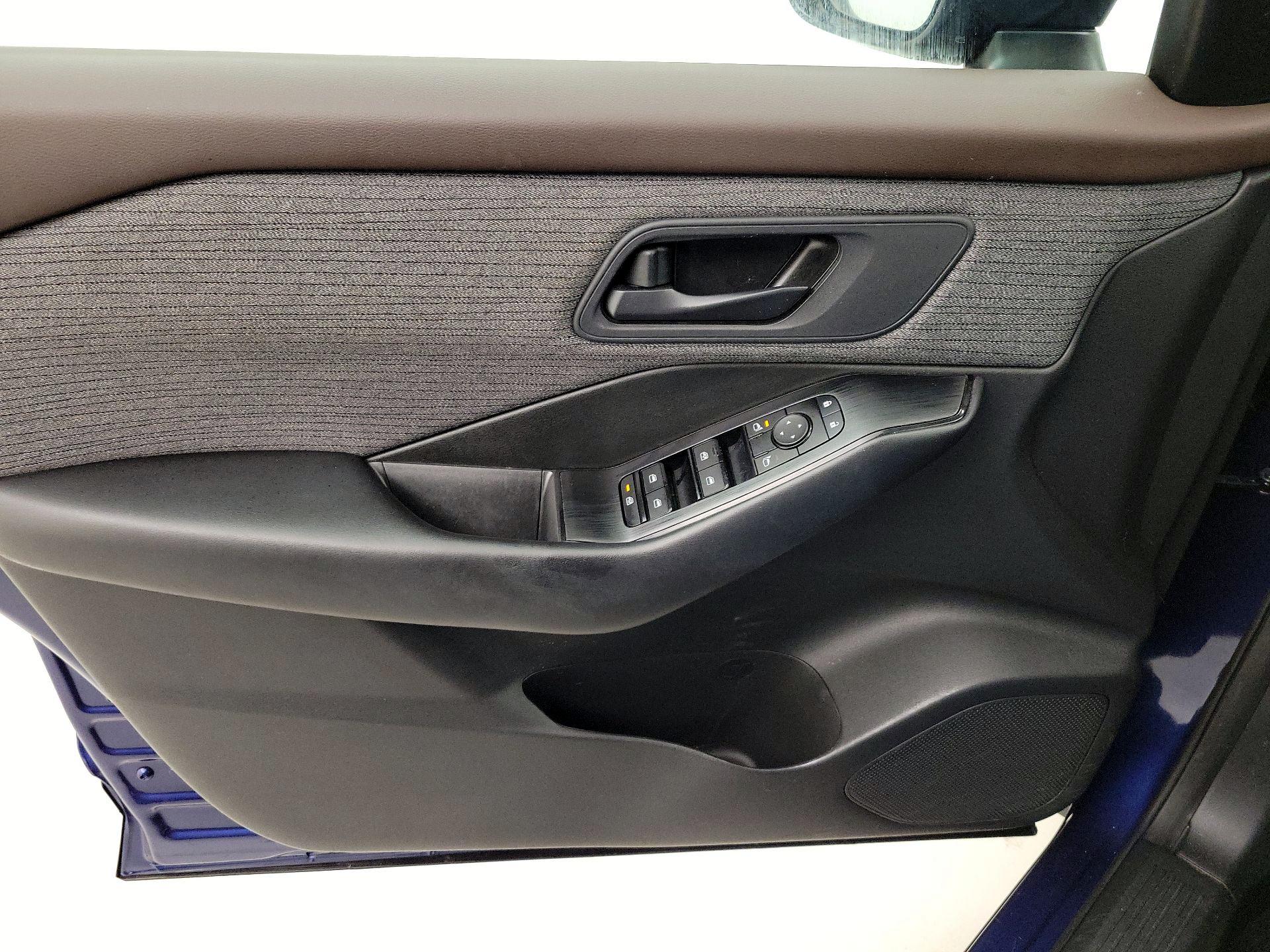 Thumbnail: 2023 Nissan Rogue - 12