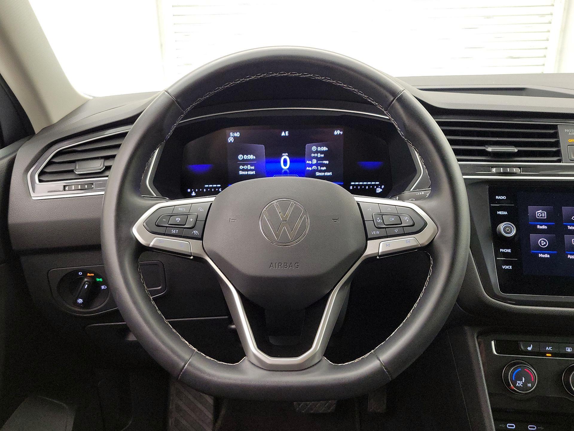 Thumbnail: 2024 Volkswagen Tiguan - 10