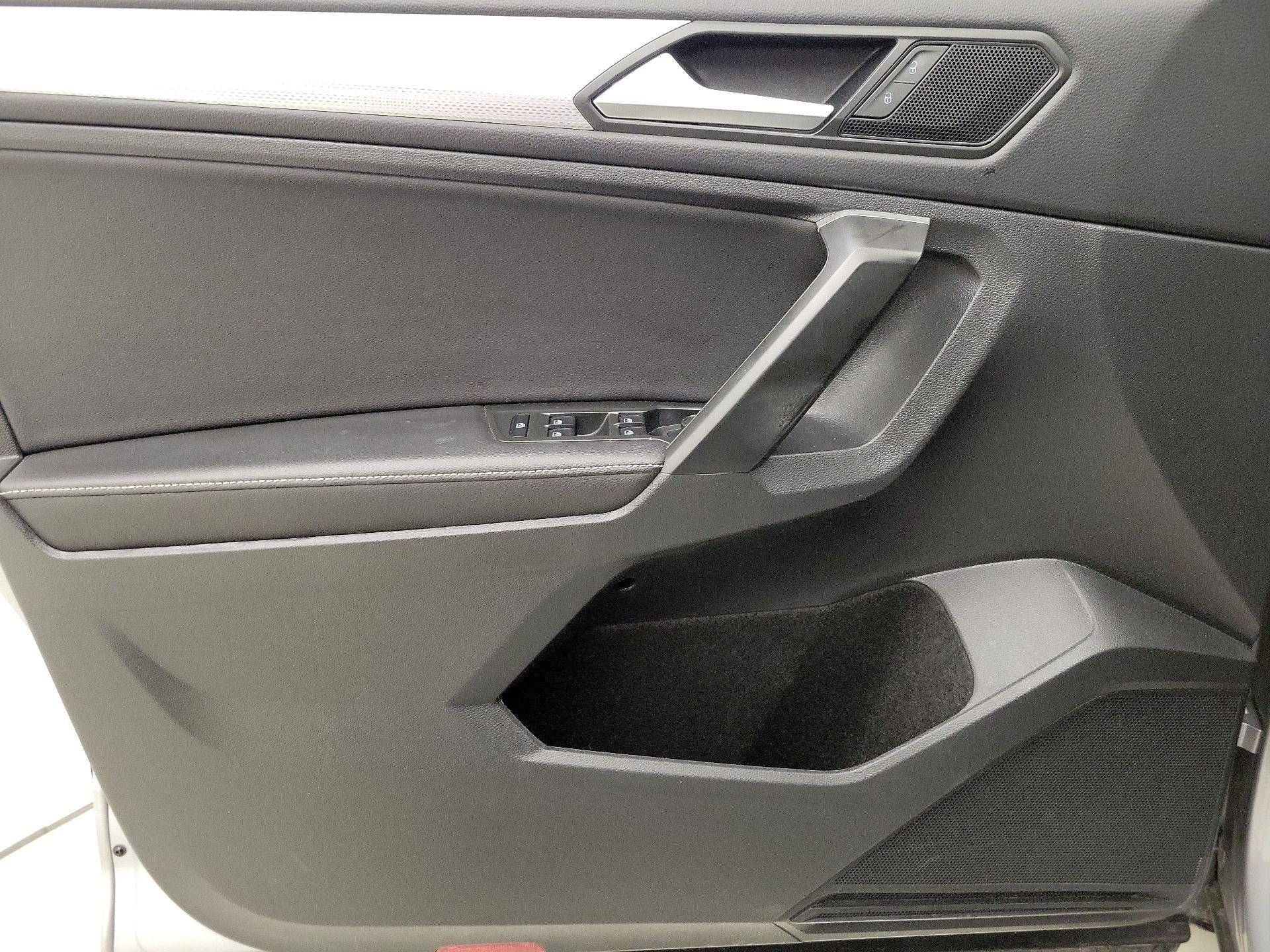 Thumbnail: 2024 Volkswagen Tiguan - 12