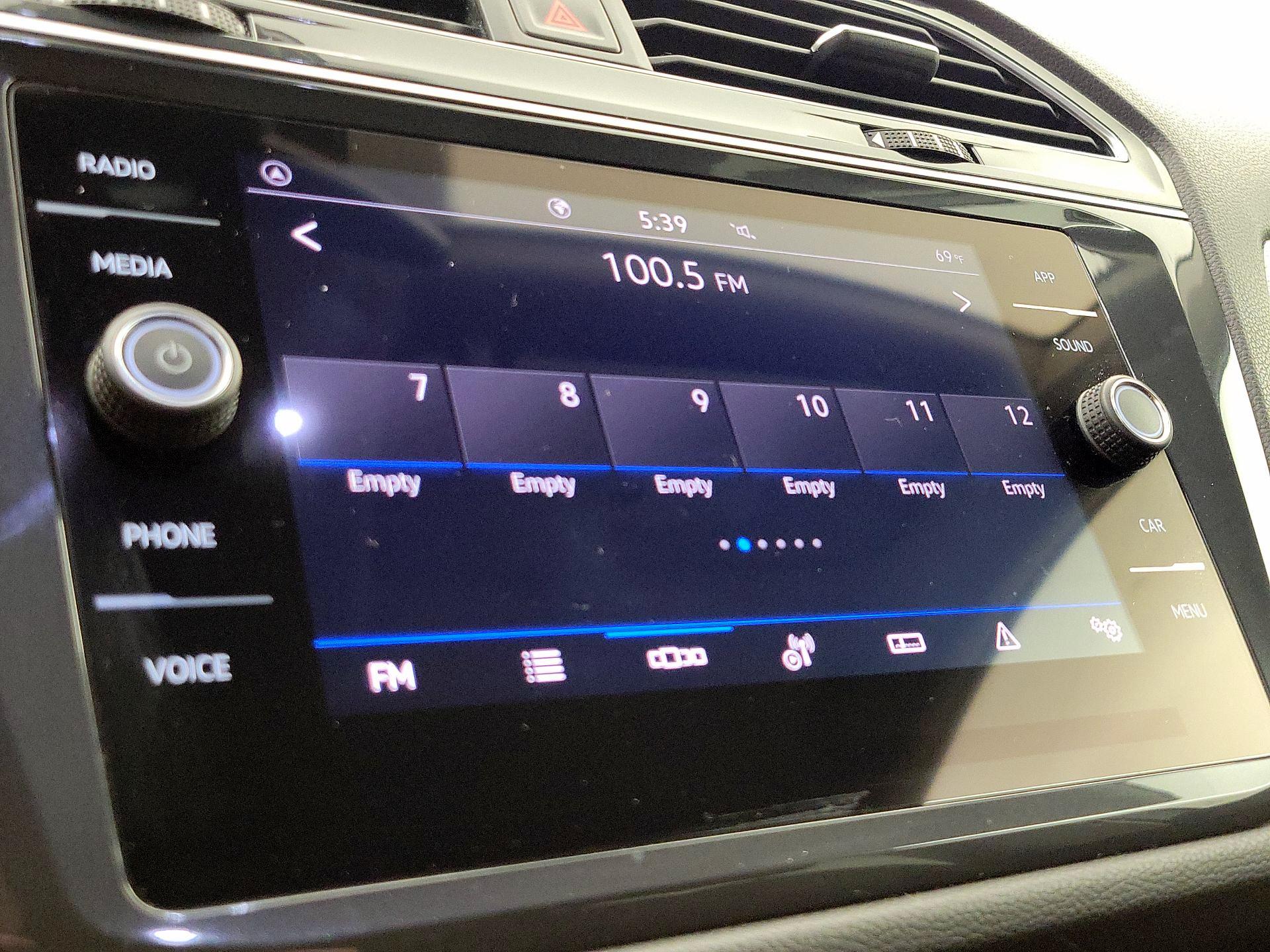 Thumbnail: 2024 Volkswagen Tiguan - 15