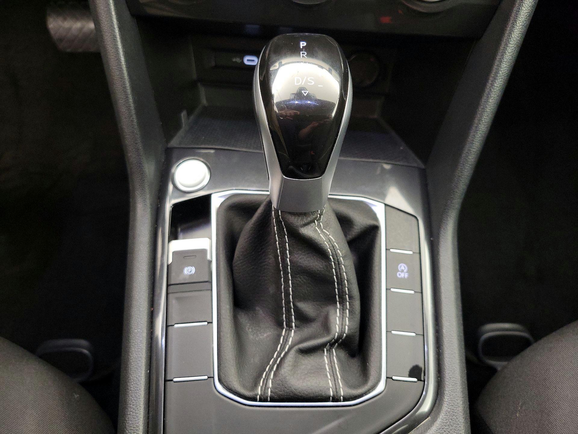 Thumbnail: 2024 Volkswagen Tiguan - 17