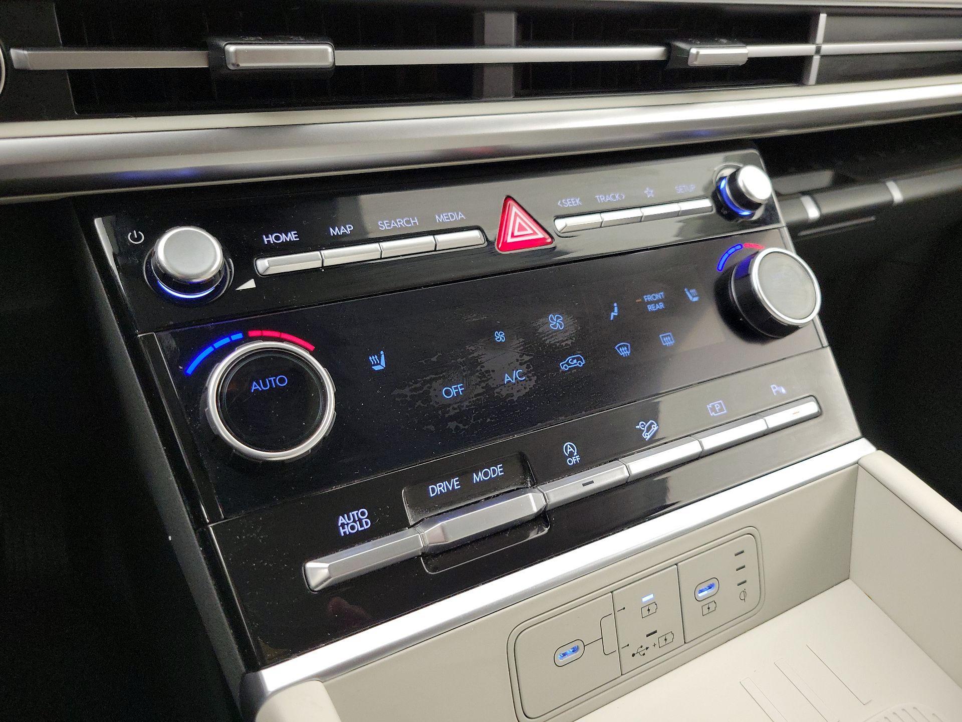 Thumbnail: 2024 Hyundai Santa Fe - 16